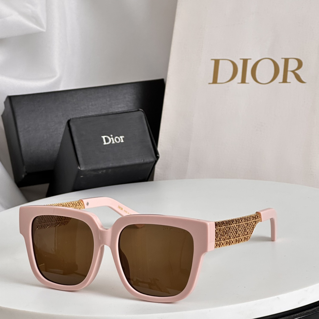   新款 到货 DIO*  官网
MODEL：DioRésille S1F
SIZE：55-17-145