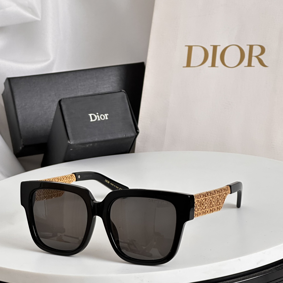  新款 到货 DIO*  官网
MODEL：DioRésille S1F
SIZE：55-17-145