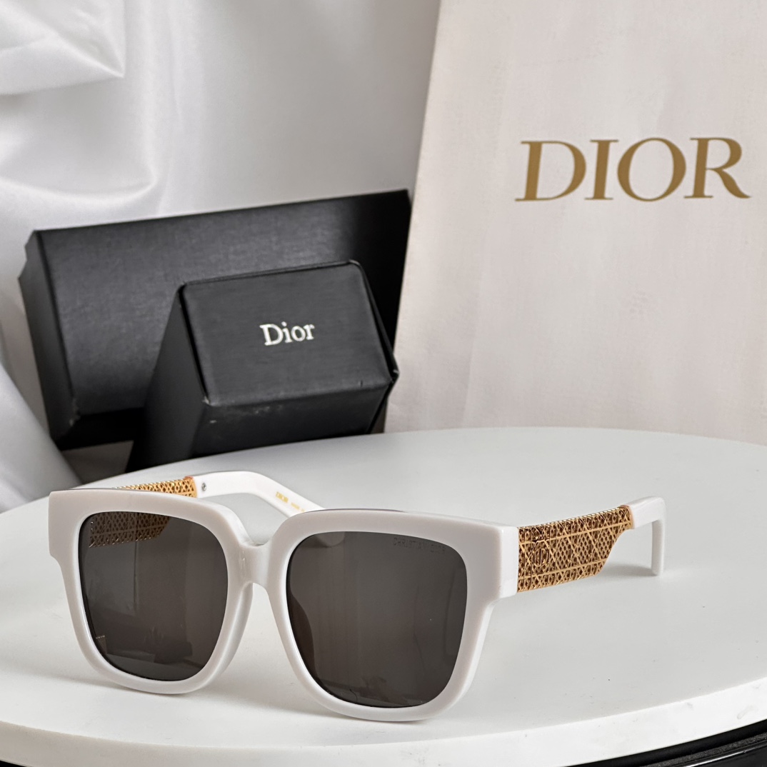   新款 到货 DIO*  官网
MODEL：DioRésille S1F
SIZE：55-17-145