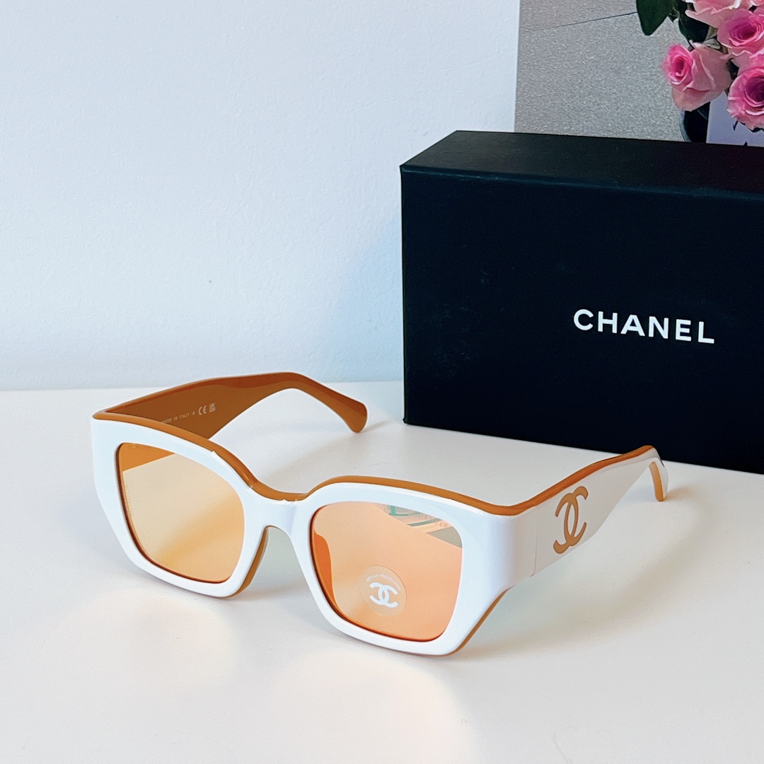  新品拼色墨镜
CHANEL 度假神器⛱️
MOD： 6068
SIZE：51口22-135
🔝🔝
