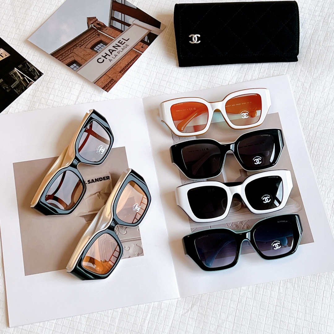  新品拼色墨镜
CHANEL 度假神器⛱️
MOD： 6068
SIZE：51口22-135
🔝🔝