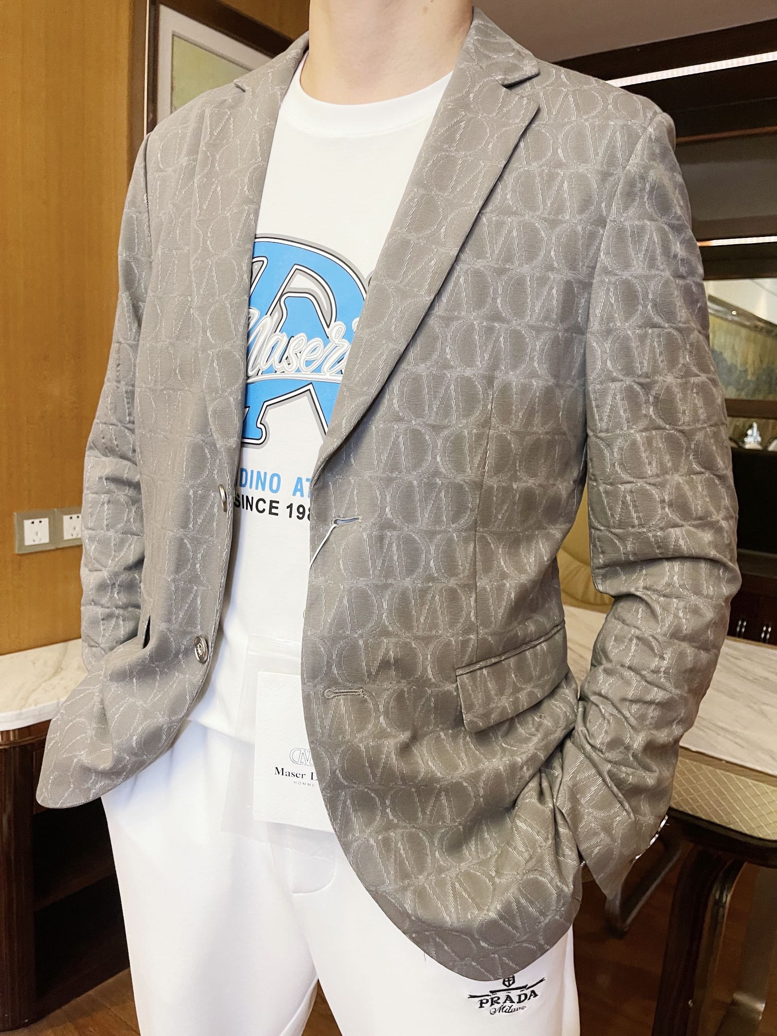 DINO奢品-2025专柜最新限定爆款单西出货，欧美专柜热销单品！精选意大利🇮🇹进口精棉面料搭配最新的的