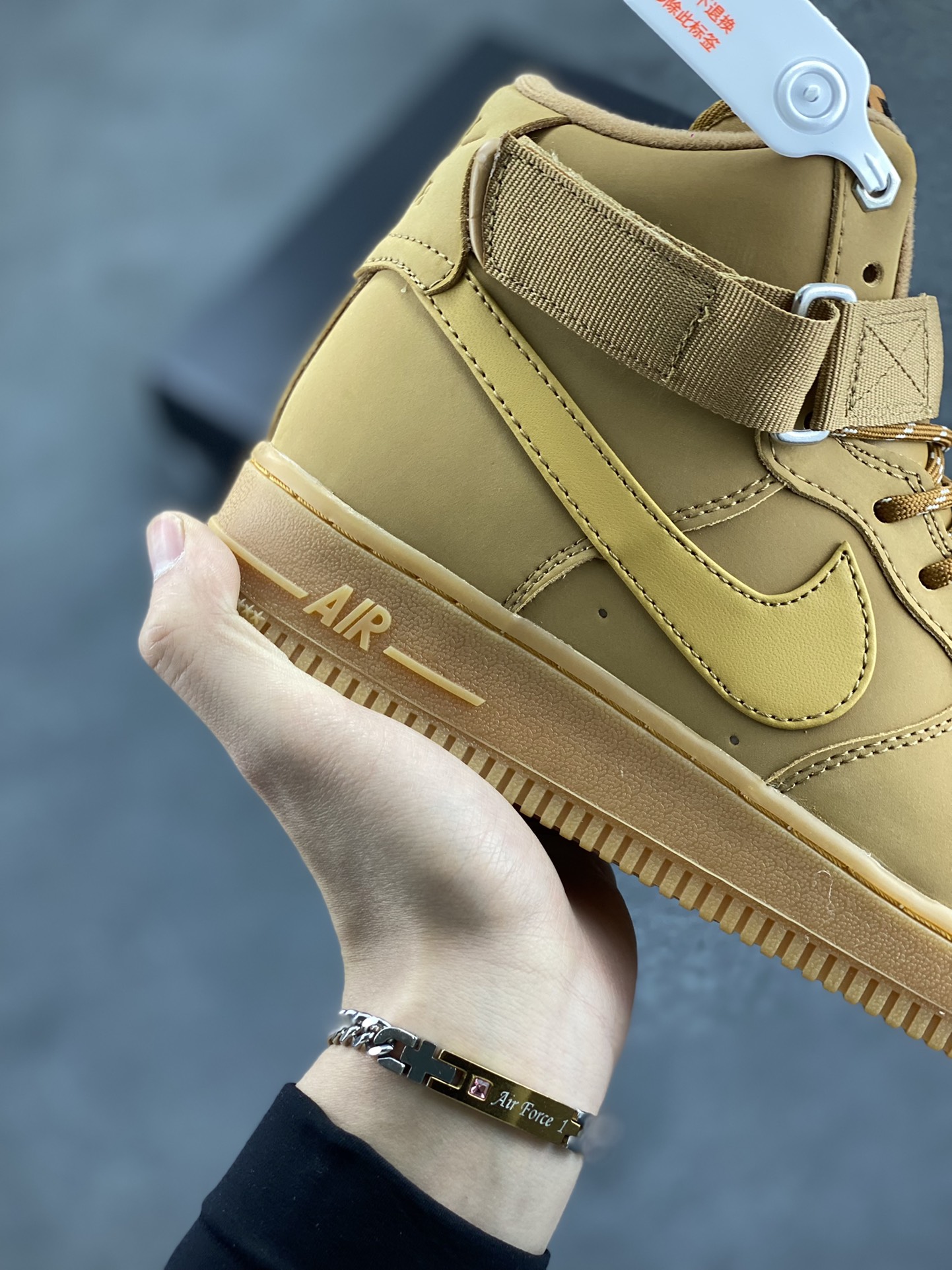 图片[6]-福利特价 Nike Air Force 1\’07 高帮小麦 空军一号休闲运动板鞋 原楦头原纸板 打造纯正空军版型#专注外贸渠道 全掌内置蜂窝气垫 #原盒配件 原厂中底钢印、拉帮完美 货号：DJ9178-200 尺码：36 36.5 37.5 38 38.5 39 40 40.5 41 42 42.5 43 44 44.5 45-选品中心