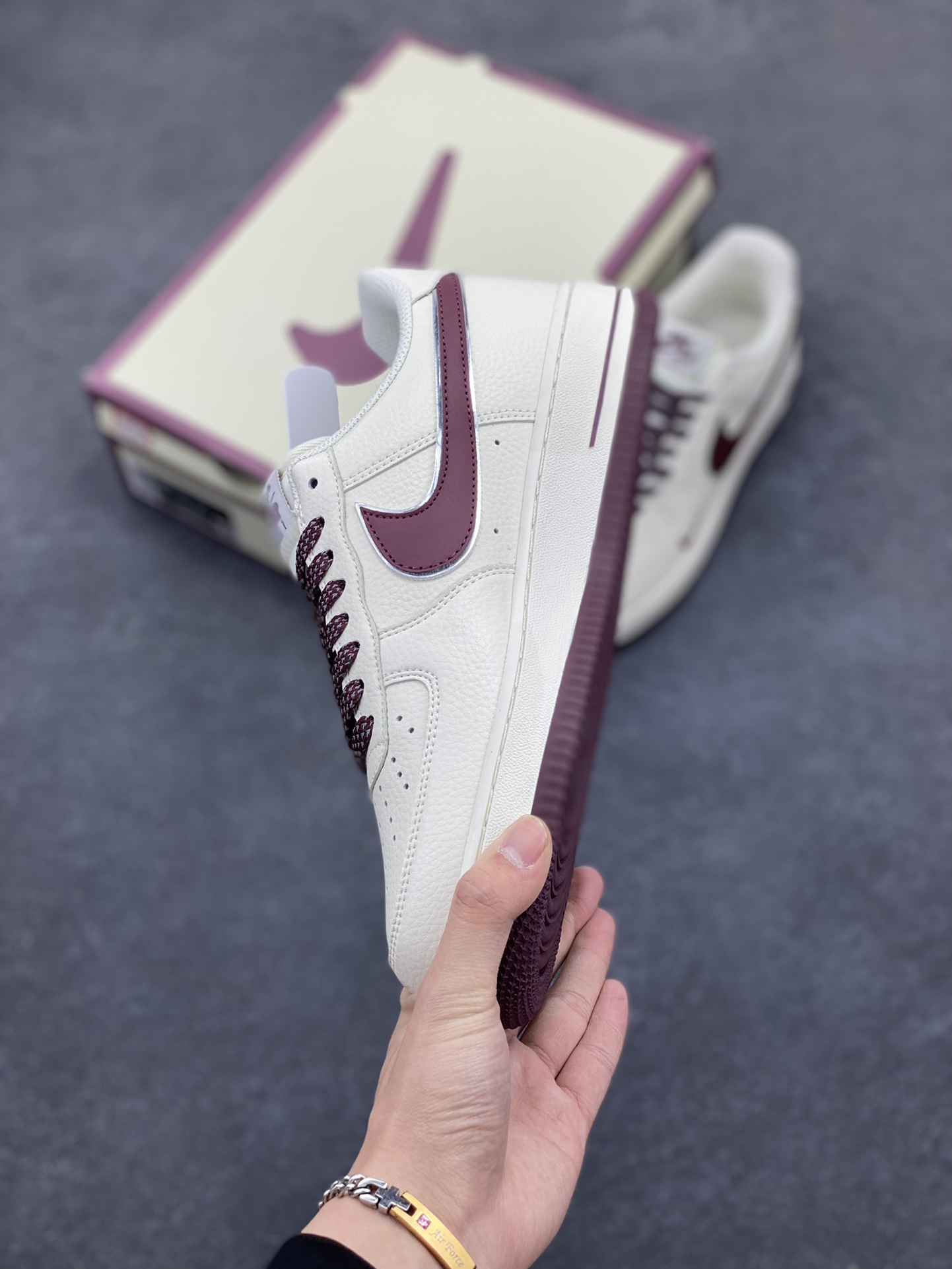 图片[3]-小红书爆款 官方定制  Nike Air Force 1 Low \’07 “ dream”白酒红小勾低帮空军一号休闲板鞋 定制皮料 专属鞋盒 原楦原纸板 纯正空军版型 高清洁度 内置全掌气垫 货号：DR2024-105 尺码：36 36.5 37.5 38 38.5 39 40 40.5 41 42 42.5 43 44 44.5 45-选品中心