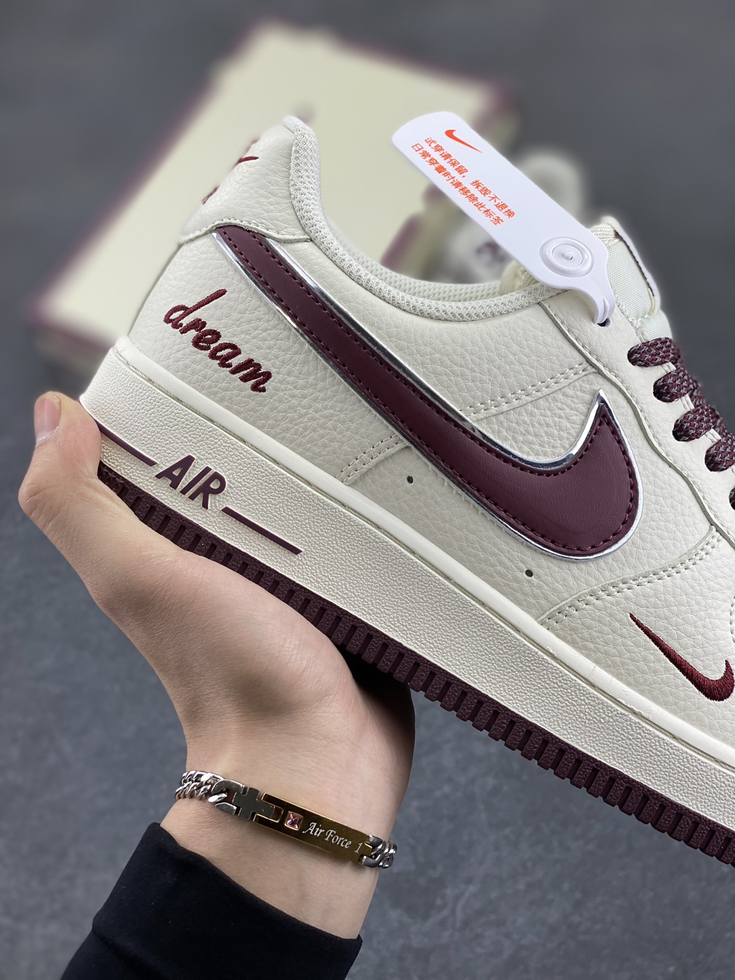 图片[6]-小红书爆款 官方定制  Nike Air Force 1 Low \’07 “ dream”白酒红小勾低帮空军一号休闲板鞋 定制皮料 专属鞋盒 原楦原纸板 纯正空军版型 高清洁度 内置全掌气垫 货号：DR2024-105 尺码：36 36.5 37.5 38 38.5 39 40 40.5 41 42 42.5 43 44 44.5 45-选品中心