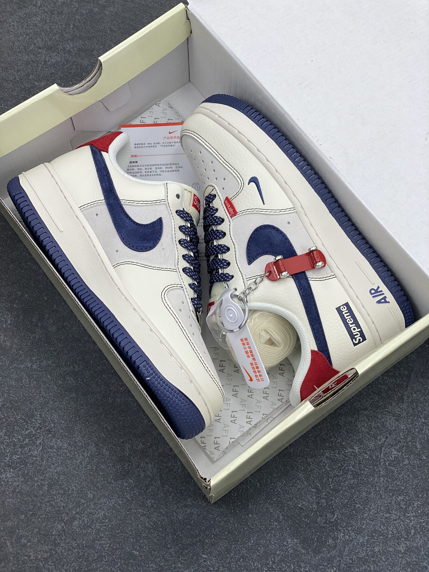 图片[9]-NIke Air Force 1 \’07 Low “Supreme联名——红标翻毛蓝勾”空军一号 低帮 运动鞋 休闲鞋 折边针车 工艺难度大 原楦头原纸板 原装鞋盒 定制五金配件 内置全掌气垫 原厂鞋底 货号：BB7518-021 尺码：36 36.5 37.5 38 38.5 39 40 40.5 41 42 42.5 43 44 44.5 45-选品中心