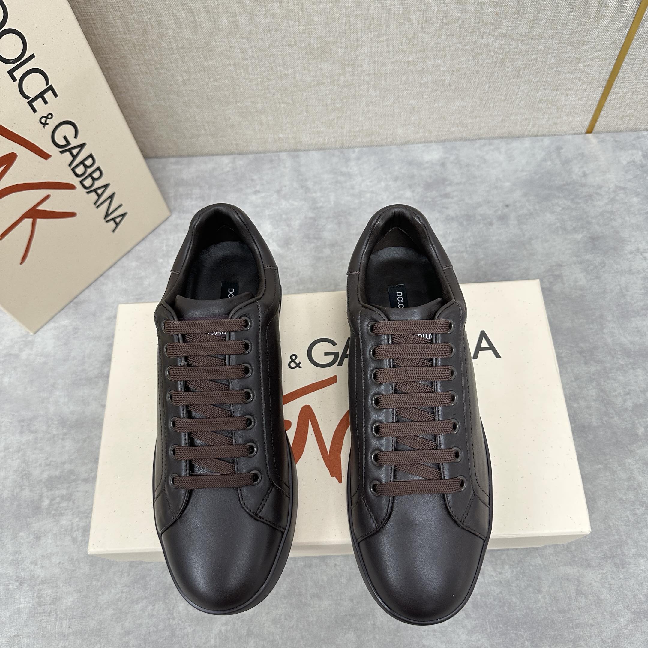 NO:221628,Brand D&G color original color matching number 39-44 customized 38.45.46 Price Material Dolce & Gabbana 2025 new products Casual shoes upper imported soft cowhide with cowhide foot padded cowhide inner original outsole latest D&Glogo simple footwear atmospheric, DG casual shoes, Dolce & Gabbana, Dolce & Gabbana, Dolce & Gabbana, cowhide19860909品牌D&G 颜色原版配色 码数39-44订做38.45.46 价格 材质杜嘉班纳2025新品 休闲鞋鞋面进口柔软牛皮搭配牛皮垫脚牛皮内里 原版大底最新D&Glogo上脚简单 大气,DG休闲鞋,Dolce&Gabbana,Dolce&Gabbana,Dolce&Gabbana,cowhide,Men's shoes