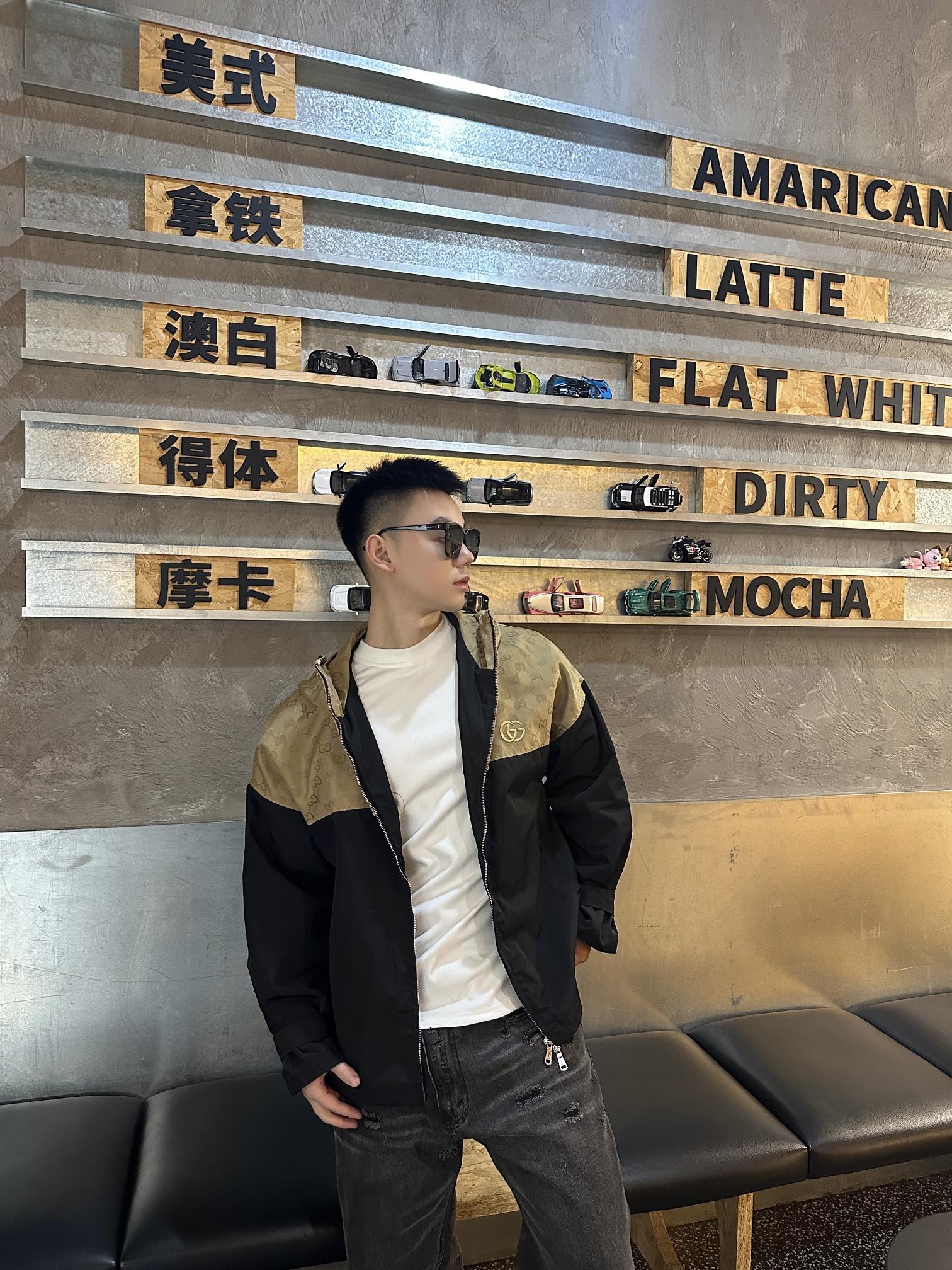 GUCCI/古驰 拼接满印老花连帽风衣外套 上身效果#