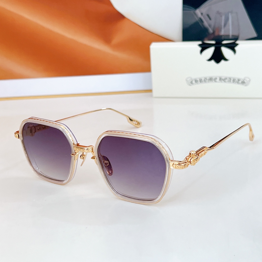  Zeiss lenses
CHROME HEART
顶级板材手工打磨抛光而成 
立体配饰logo彰显品
