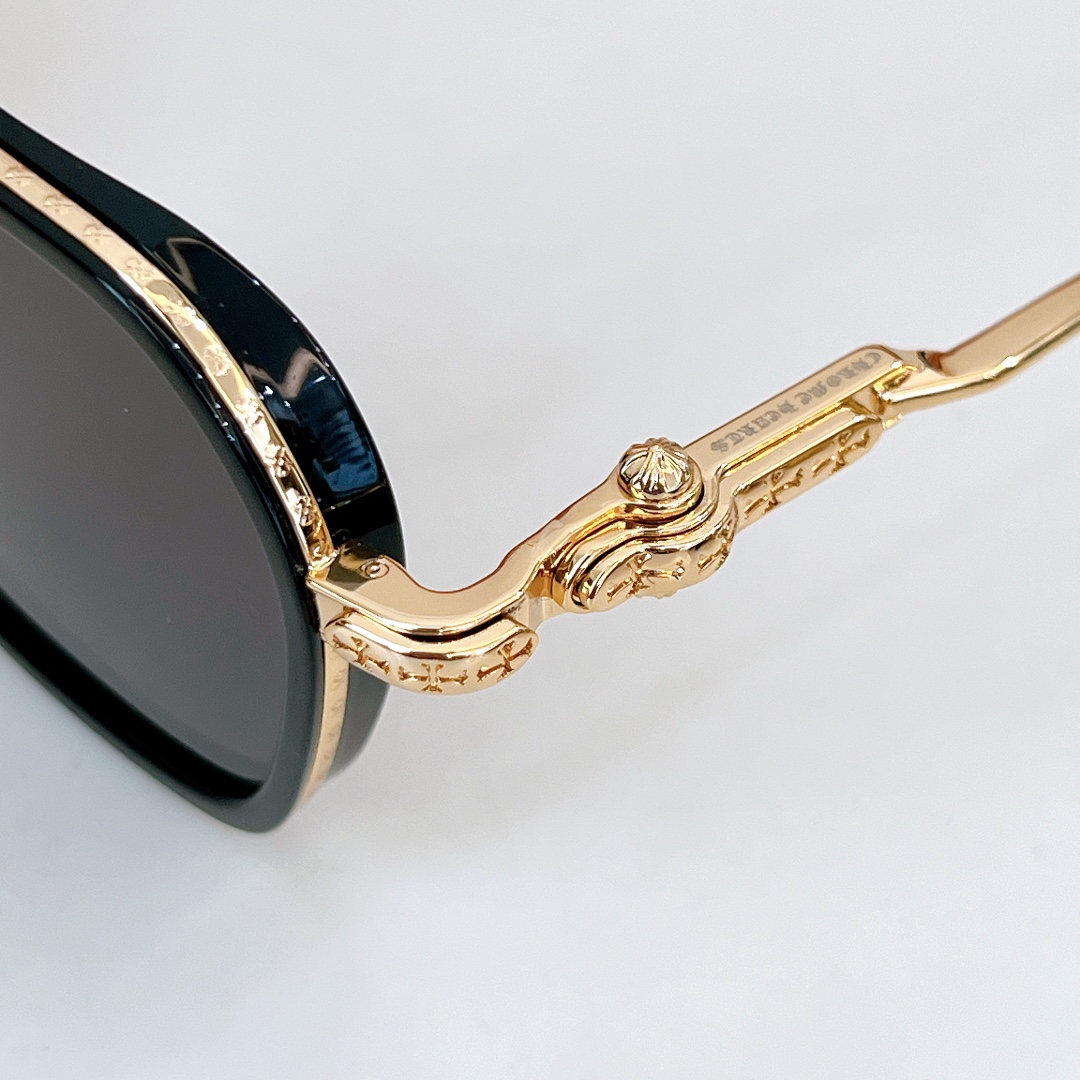  Zeiss lenses
CHROME HEART
顶级板材手工打磨抛光而成 
立体配饰logo彰显品