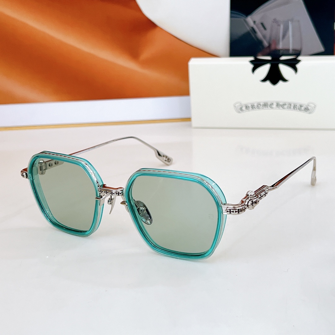  Zeiss lenses
CHROME HEART
顶级板材手工打磨抛光而成 
立体配饰logo彰显品