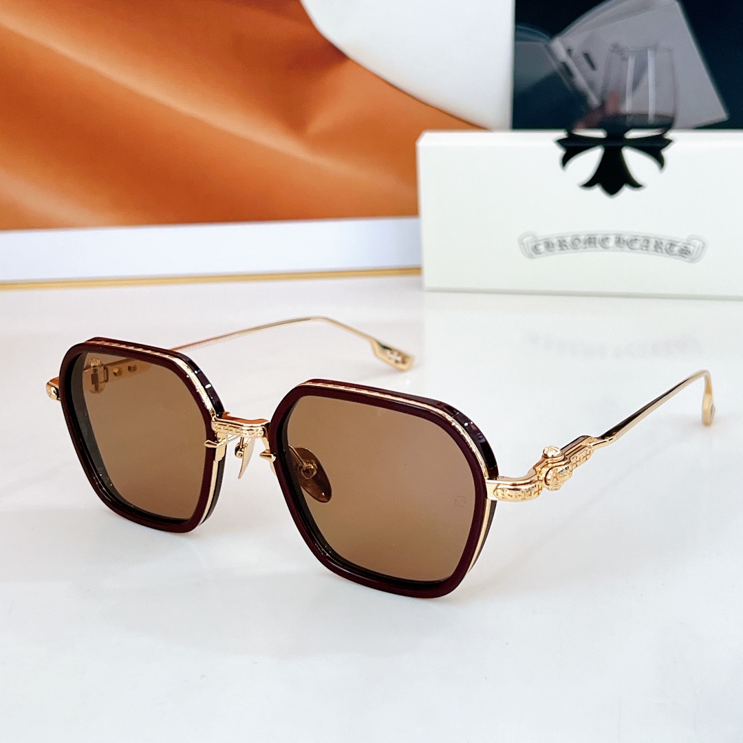  Zeiss lenses
CHROME HEART
顶级板材手工打磨抛光而成 
立体配饰logo彰显品