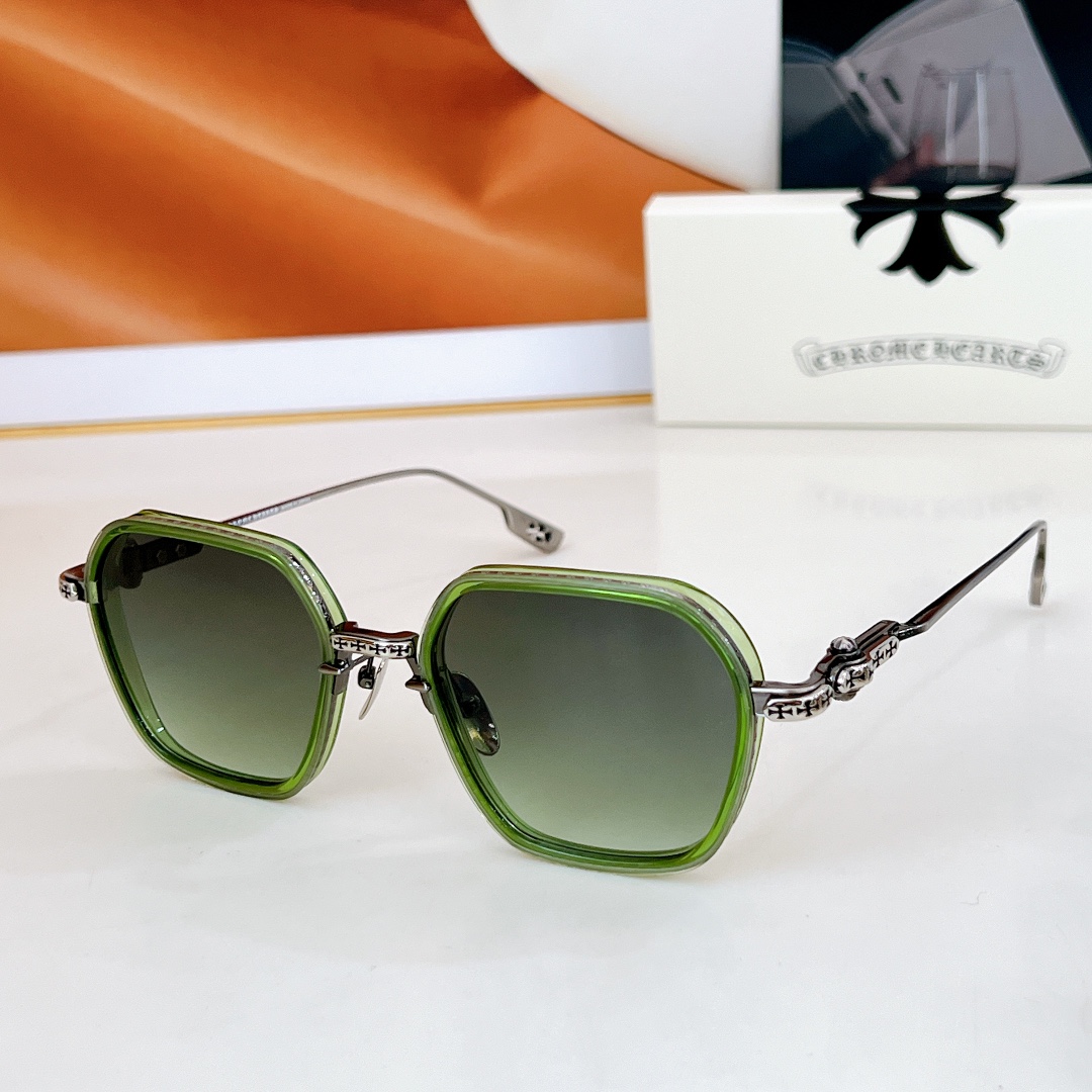  Zeiss lenses
CHROME HEART
顶级板材手工打磨抛光而成 
立体配饰logo彰显品