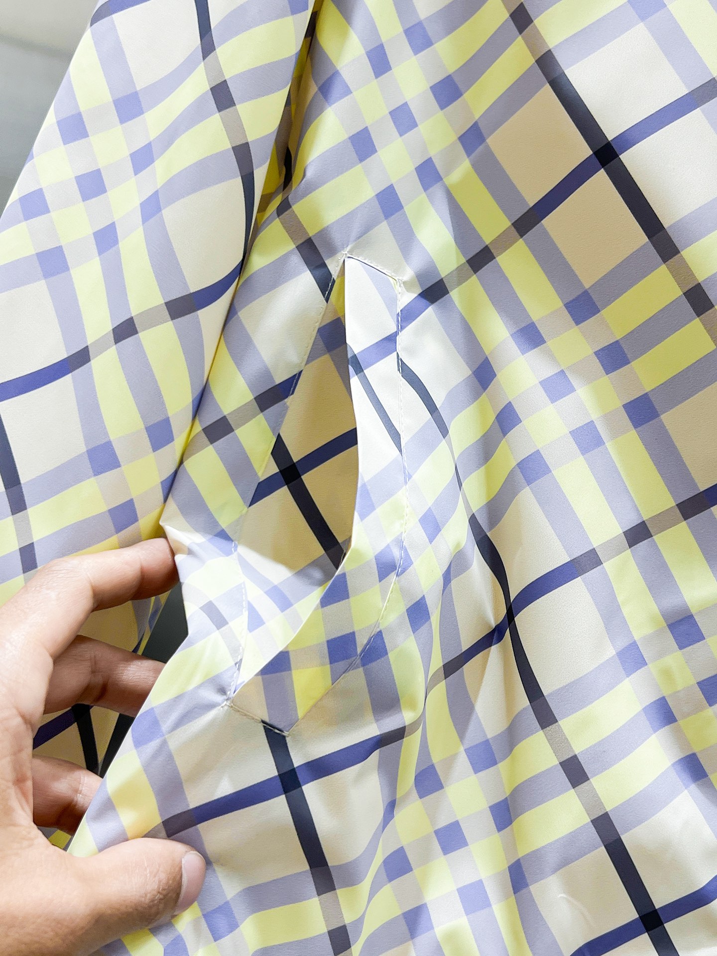 P200  巴宝莉  Burberry   2025新款 连帽 夹克 外套，高端版本！专柜定制面料 透气舒适度高，细节无可挑剔，品牌元素设计理念，体现高品质。手感细腻柔软！呈现休闲裁剪，上身版型超赞！🐯码数：M-4XL 最大穿200斤左右