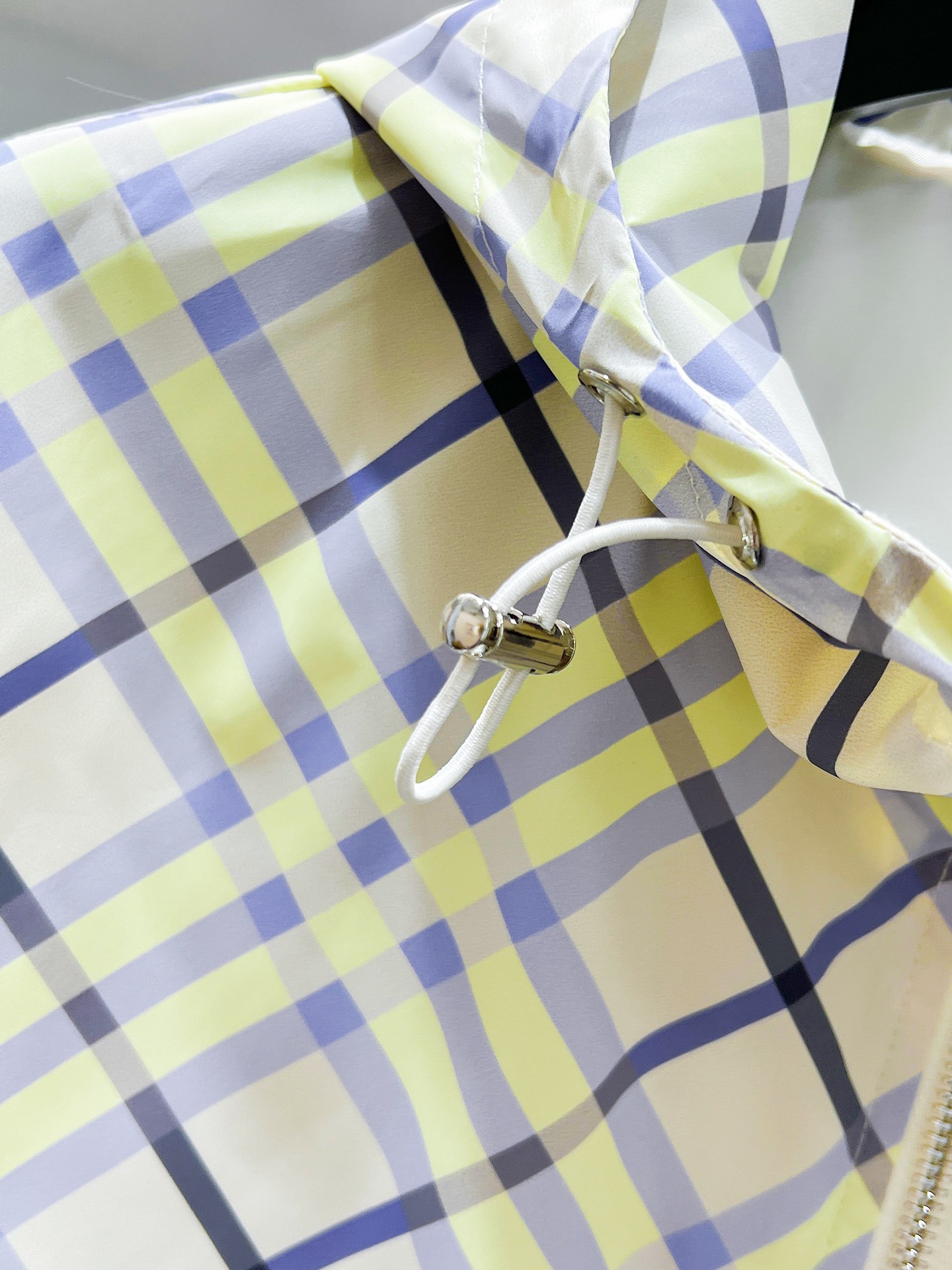 P200  巴宝莉  Burberry   2025新款 连帽 夹克 外套，高端版本！专柜定制面料 透气舒适度高，细节无可挑剔，品牌元素设计理念，体现高品质。手感细腻柔软！呈现休闲裁剪，上身版型超赞！🐯码数：M-4XL 最大穿200斤左右