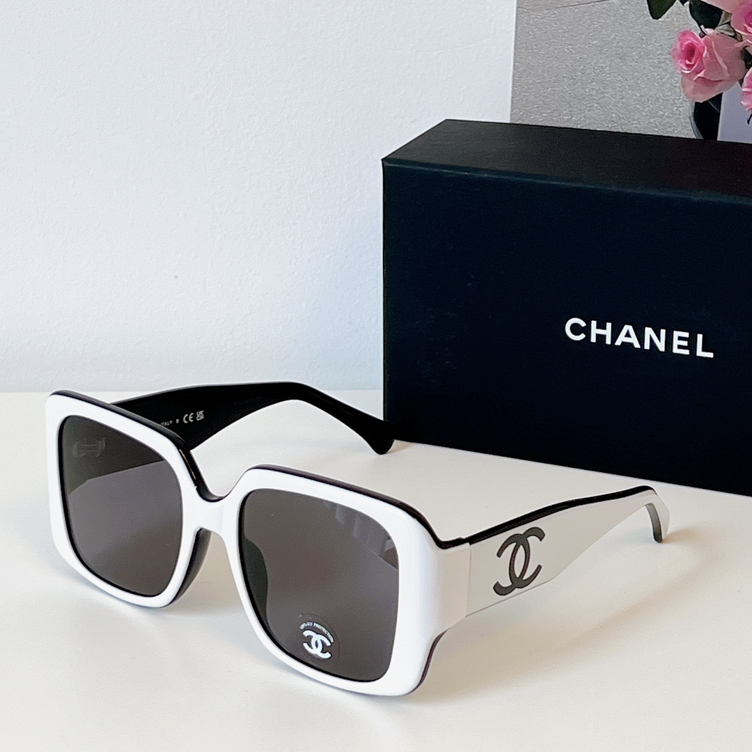  新品拼色墨镜
CHANEL 度假神器⛱️
MOD： 6069
SIZE：55口20-135
🔝🔝