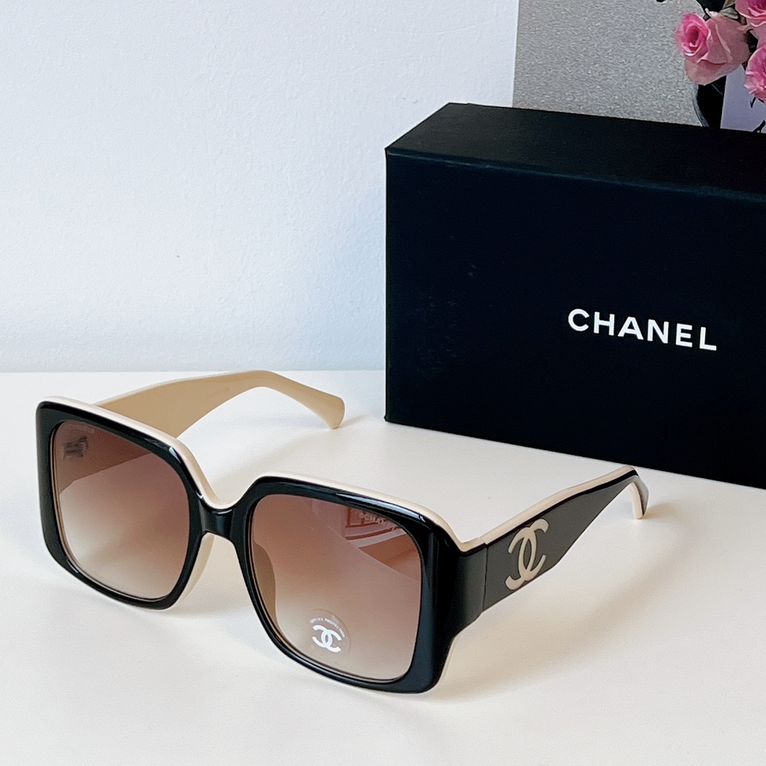  新品拼色墨镜
CHANEL 度假神器⛱️
MOD： 6069
SIZE：55口20-135
🔝🔝