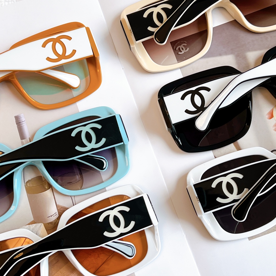  新品拼色墨镜
CHANEL 度假神器⛱️
MOD： 6069
SIZE：55口20-135
🔝🔝