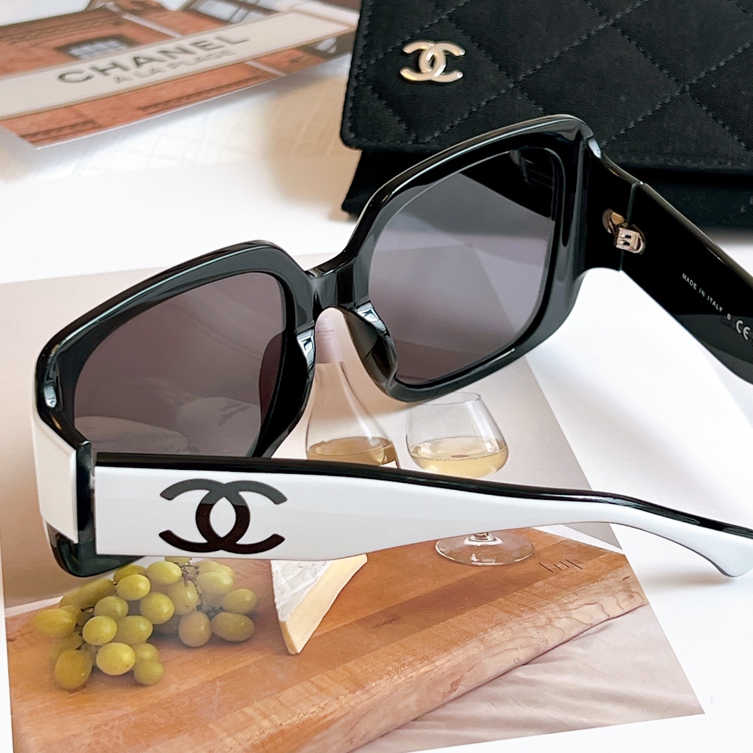  熊猫🐼
新品拼色墨镜
CHANEL 度假神器⛱️
MOD： 6069
SIZE：55口20-135
🔝