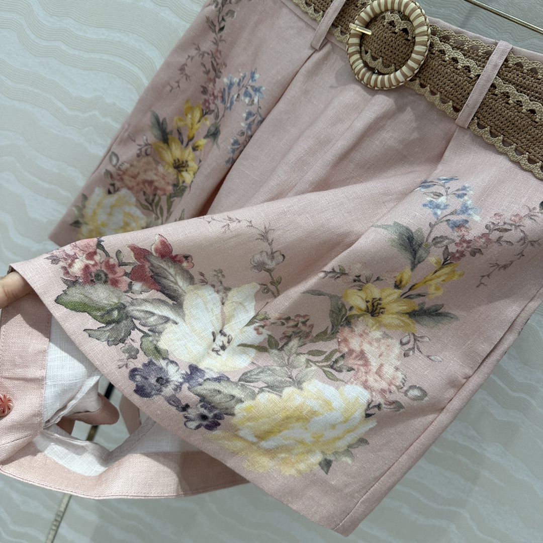 独家首发💋高端原单品质，zm度假风💗白富美必入高级亚麻棉高腰短裤！全定位印花立体裁片，配送藤条编织腰带，