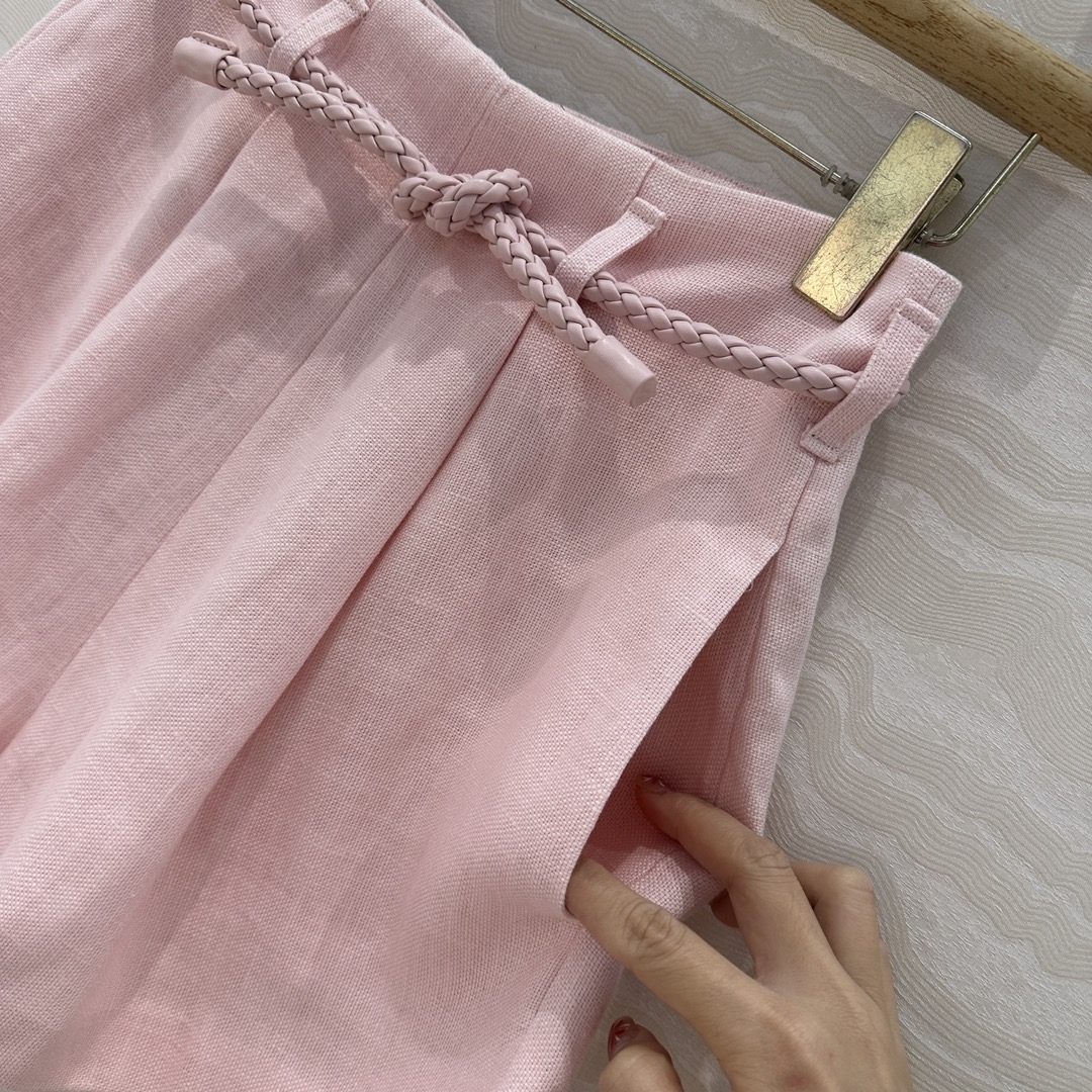 独家首发💋高端原单品质，zm度假风💗白富美必入！比真丝还贵的高级进口重磅100%亚麻高腰短裤！配送金属挂