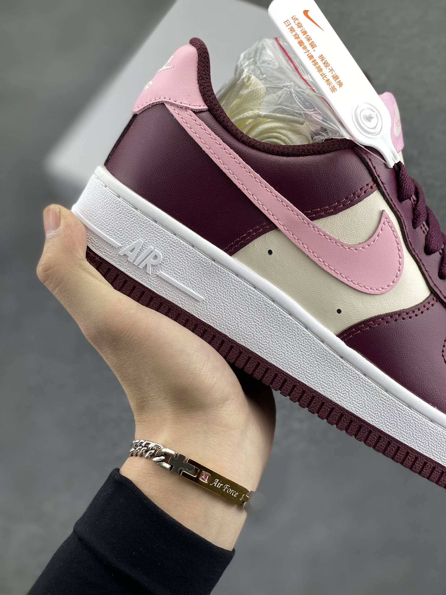 图片[6]-福利特价 Nike Air Force 1‘07 Low 粉红情人节 空军一号低帮休闲板鞋 原楦头原纸板 打造纯正空军版型#专注外贸渠道 全掌内置蜂窝气垫 #原盒配件 原厂中底钢印、拉帮完美 货号：FD9925-161 尺码：36 36.5 37.5 38 38.5 39 40 40.5 41 42 42.5 43 44 44.5 45-选品中心