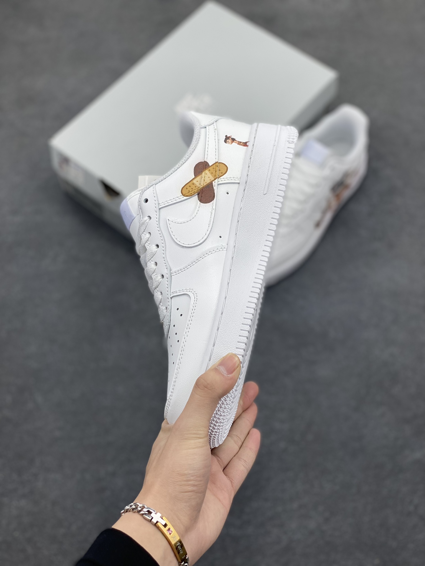 图片[3]-Nike Air Force 1 Low 空军一号低帮运动休闲板鞋 原楦头原纸板 打造纯正空军版型 专注外贸渠道 全掌内置蜂窝气垫 原盒配件 原厂中底钢印、拉帮完美 货号：CW2288-111 尺码：36 36.5 37.5 38 38.5 39 40 40.5 41 42 42.5 43 44 44.5 45-选品中心