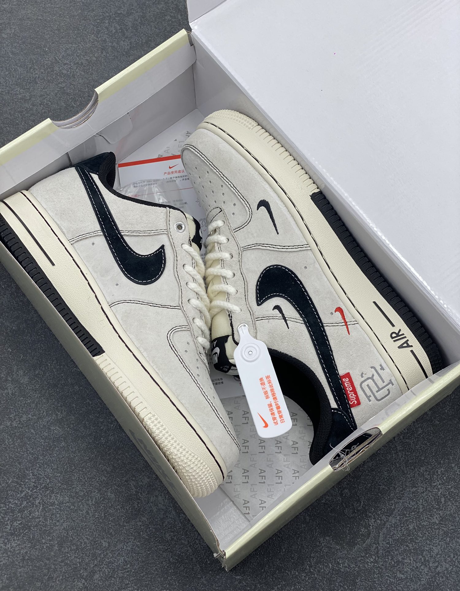 图片[9]-NIke Air Force 1 \’07 Low “冠军联名——双拼三小勾”空军一号 低帮 运动鞋 休闲鞋 折边针车 工艺难度大 原楦头原纸板 原装鞋盒 定制五金配件 内置全掌气垫 原厂鞋底 货号：SJ6698-021 尺码：36 36.5 37.5 38 38.5 39 40 40.5 41 42 42.5 43 44 44.5 45-选品中心