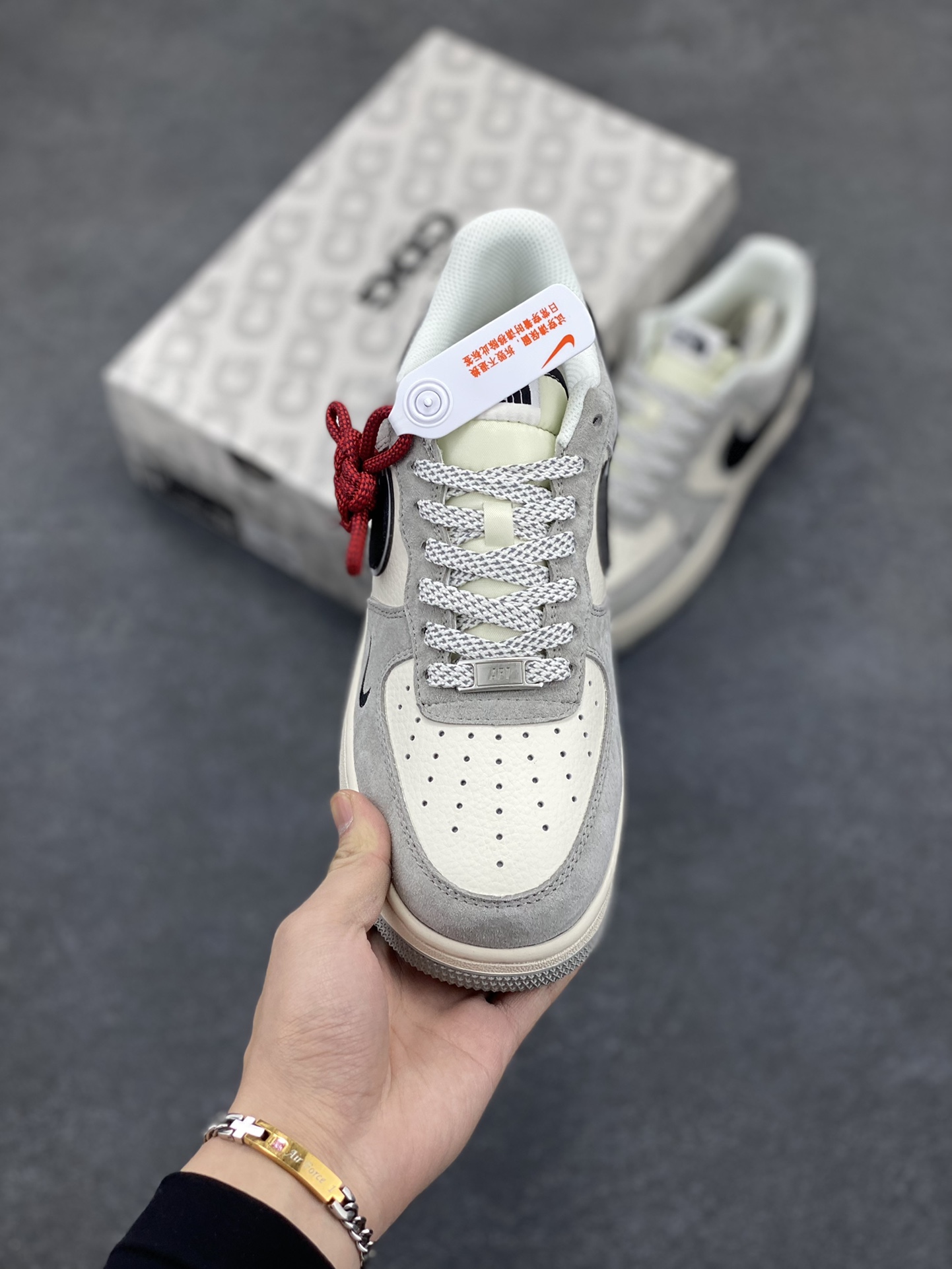 图片[2]-NIke Air Force 1 \’07 Low “北面联名——灰底灰猪八”空军一号 低帮 运动鞋 休闲鞋 折边针车 工艺难度大 原楦头原纸板 原装鞋盒 定制五金配件 内置全掌气垫 原厂鞋底 货号：XZ6188-763 尺码：36 36.5 37.5 38 38.5 39 40 40.5 41 42 42.5 43 44 44.5 45-选品中心
