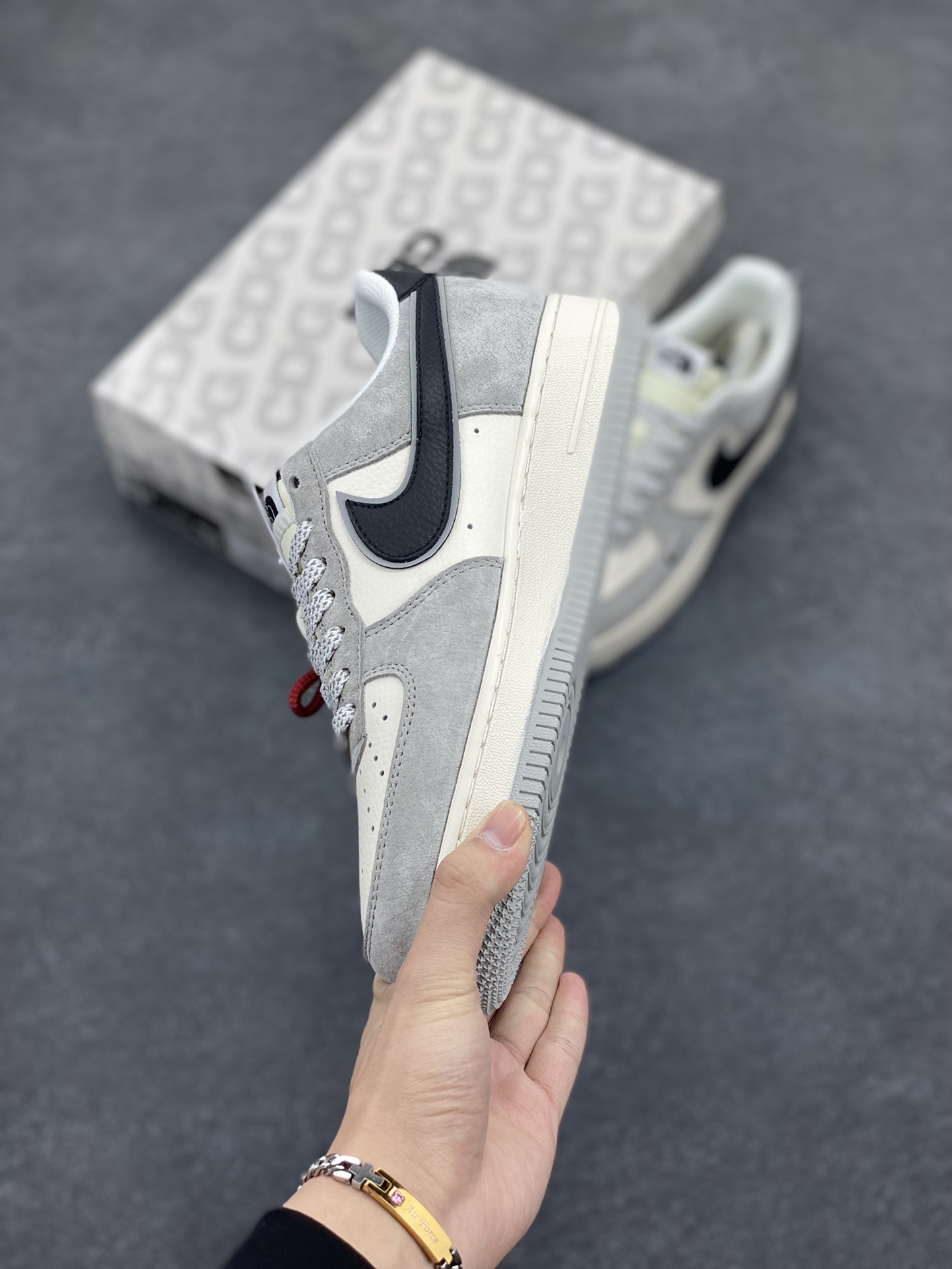 图片[3]-NIke Air Force 1 \’07 Low “北面联名——灰底灰猪八”空军一号 低帮 运动鞋 休闲鞋 折边针车 工艺难度大 原楦头原纸板 原装鞋盒 定制五金配件 内置全掌气垫 原厂鞋底 货号：XZ6188-763 尺码：36 36.5 37.5 38 38.5 39 40 40.5 41 42 42.5 43 44 44.5 45-选品中心