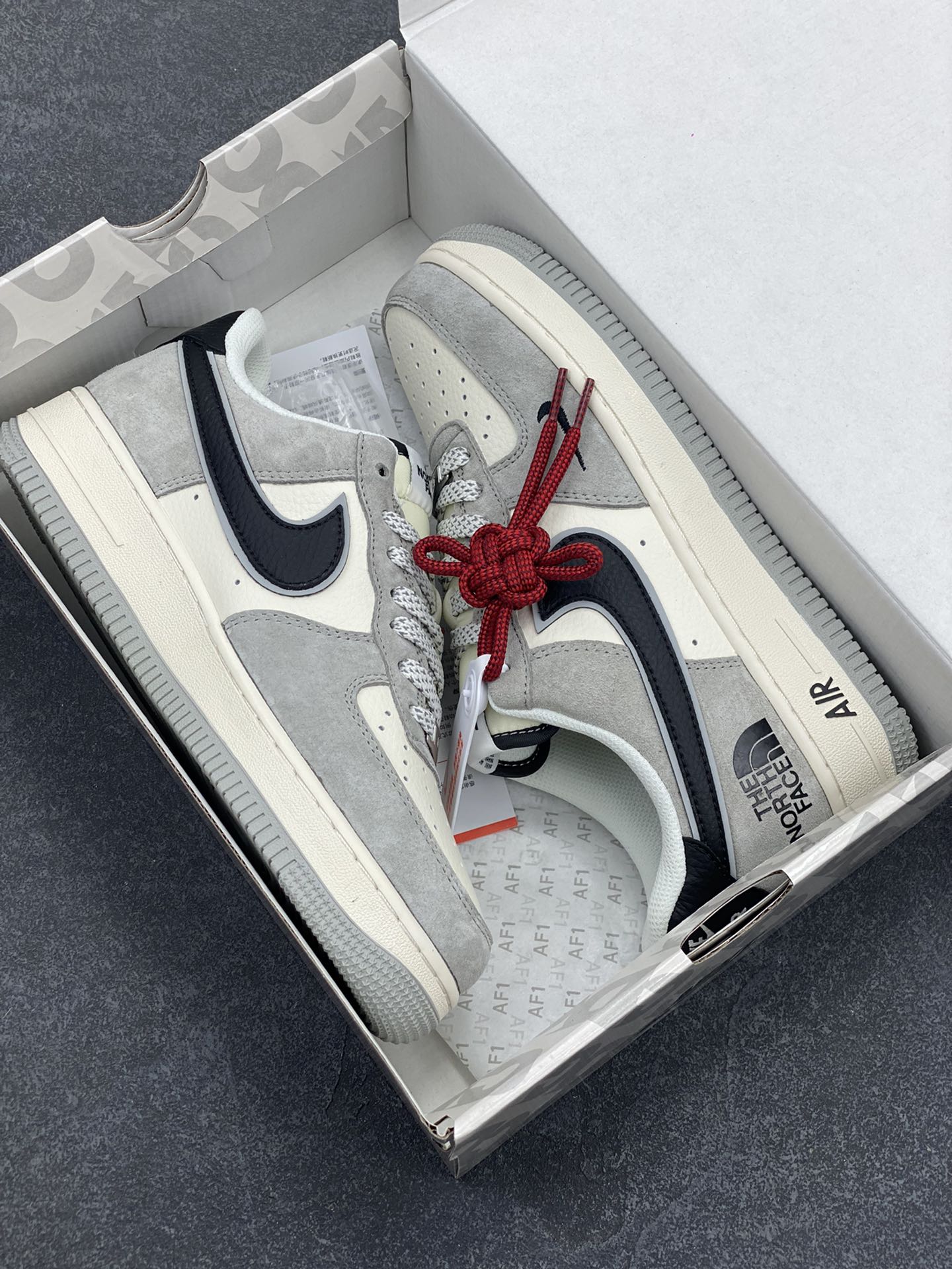 图片[9]-NIke Air Force 1 \’07 Low “北面联名——灰底灰猪八”空军一号 低帮 运动鞋 休闲鞋 折边针车 工艺难度大 原楦头原纸板 原装鞋盒 定制五金配件 内置全掌气垫 原厂鞋底 货号：XZ6188-763 尺码：36 36.5 37.5 38 38.5 39 40 40.5 41 42 42.5 43 44 44.5 45-选品中心