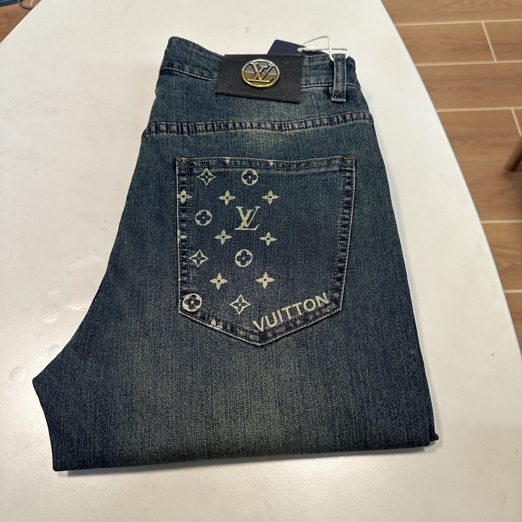 NO:160119,25 new LV Louis Vuitton exclusively for new jeans, high-end version!  Customized fabrics for counters are breathable and comfortable, with impeccable details, and the brand element design concept reflects high quality. The feel is delicate and soft!  It is casually cut, with a great upper body style!  29-40, louis vuitton,louis vuitton,jeans,alexander wang1986090925新款LV 路易威登独家专供新款 牛仔裤,高端版本！专柜定制面料 透气舒适度高,细节无可挑剔,品牌元素设计理念,体现高品质.手感细腻柔软！呈现休闲裁剪,上身版型超赞！ 码数29-40,,louis vuitton,louis vuitton,jeans,alexander wang,Men's clothing