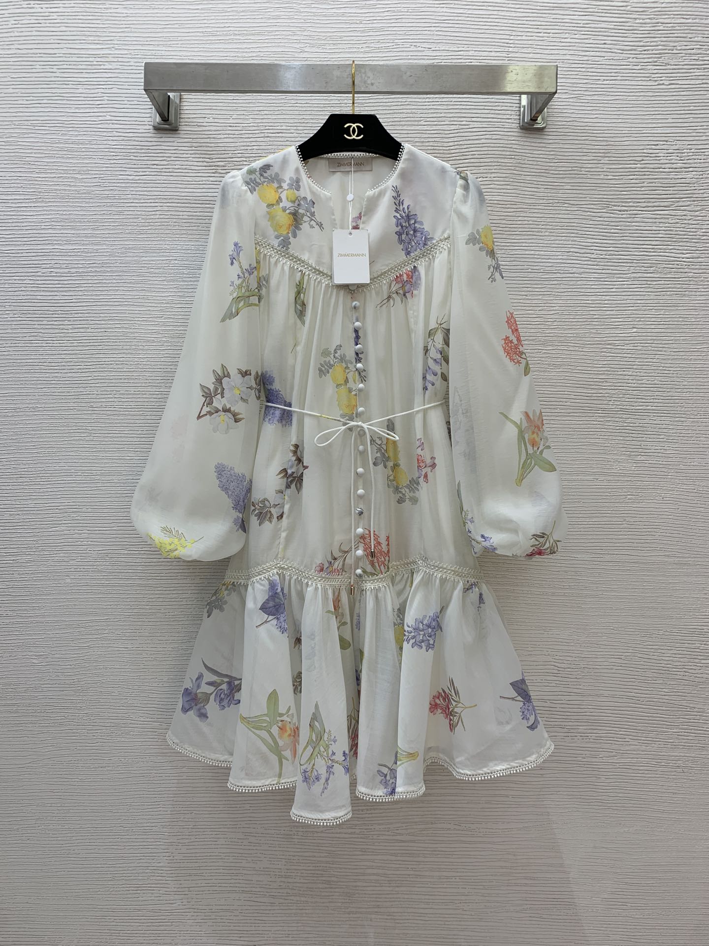 NO:307631,Model number G25021750 ZIMMERMA*N ZIMMERMA Australia brand high-end customization system fake style color floral print small V round neck lantern sleeves fluffy big sway dress   delivery belt rope!  Black, white, (Size S bust 94, sleeve length 58, skirt length 94), skirts, alexander wang19860909款号G25021750 ZIMMERMA*N兹默曼澳洲品牌高端定制度假风彩色花卉印花小V圆领灯笼袖蓬蓬大摆连衣裙 配送腰带绳！黑色、白色、 （S码胸围94,袖长58,裙长94）,,skirts,alexander wang,Women's clothing