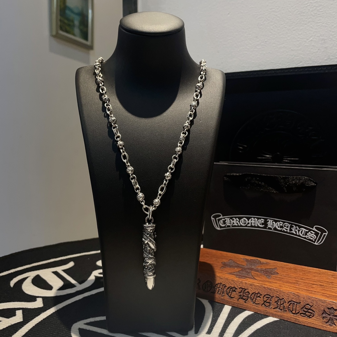 NO:105034,Douyin/Kuaishou/ins/Xiaohongshu/Live Hot, New [Counter Quality] Chrome Hearts Cross Flower Ball Necklace, Dragon Column Pendant, Concave and Convex and Convex Scout Flowers are Croxin's ambition, so they last forever. Genuine version of Chrome Hearts Croxin, different light version of the market, benchmarking quality, looking at the details of the letter printing, retro old gray oxygen level. Seiko version!  !  !  Pure handmade ~ Authentic model opening must-have fashion and fashion, both men and women can wear it, same style for couples, original official website, rock punk style silver style, retro elements, trendy and versatile!  , jewelry boutique, chrome hearts, chrome hearts, necklace19860909抖音/快手/ins/小红书/直播热门 ,新款【专柜品质】Chrome Hearts克罗心十字花球项链 ,龙柱吊坠,凹凸造型不同的花纹设计风格 呈现出与众不同 十字架 童军花是克罗心的志 所以更经久不衰 正品打版Chrome Hearts克罗心 区别市场普通轻版 对版对标品质 看字印细节 复古做旧灰氧程度.精工版本！！！ 纯手工打造 ～正品开模潮流时尚必备 男女均可佩戴 情侣同款 官网原版 摇滚朋克泰银风格 复古元素 潮流百搭！,饰品精品,chrome hearts,chrome hearts,necklace,Jewelry