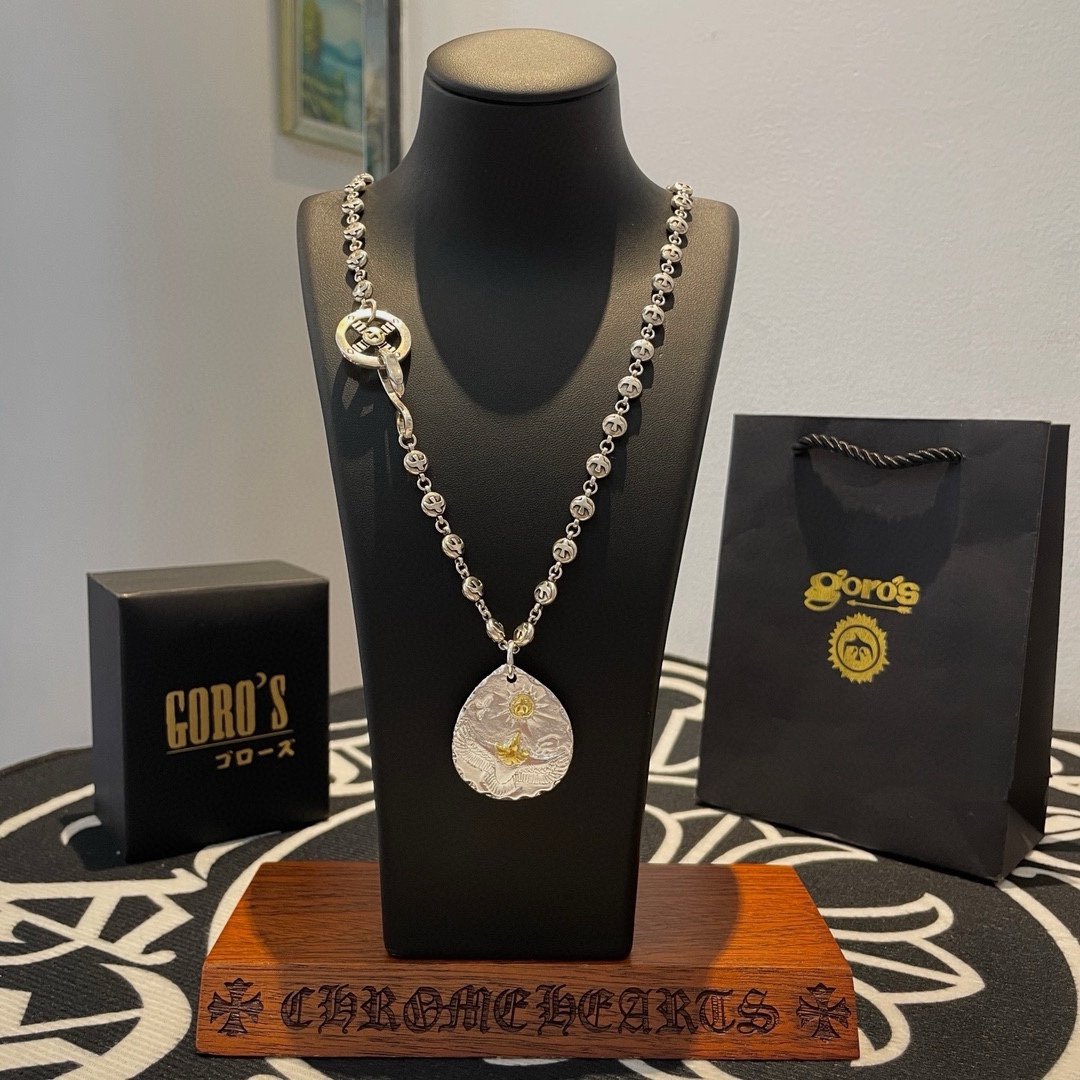 NO:105059,[New Products are on the Shelves] Goro’s Takahashi Goro Silver Eagle Pendant, Takahashi Classic Asuka Letter Necklace, Top Version, Accepted Exclusive Shot, Focus on the High-end Market, Kuaishou/ins/Xiaohongshu Hot Style, absolutely different from the ordinary version!  The details of the picture product are consistent with ZP!  Original production process, precision quality, purely handmade, authentic model opening, fashion essentials, both men and women can wear, same couple style, rock punk silver style, retro elements, trendy and versatile, same style on the official website, fine jewelry, necklace19860909批【新品上架】Goro’s高桥吾郎银牌老鹰吊坠,高桥经典飞鸟字母项链,顶级版本,认准独家拍摄,主攻高端市场 ,快手/ins/小红书热门款,绝对区别普通版本！图片产品细节与ZP一致！原版制作工艺 精工品质 纯手工打造 ～正品开模潮流时尚必备 男女均可佩戴 情侣款同款 摇滚朋克泰银风格 复古元素 潮流百搭 官网同款,饰品精品,necklace,Jewelry