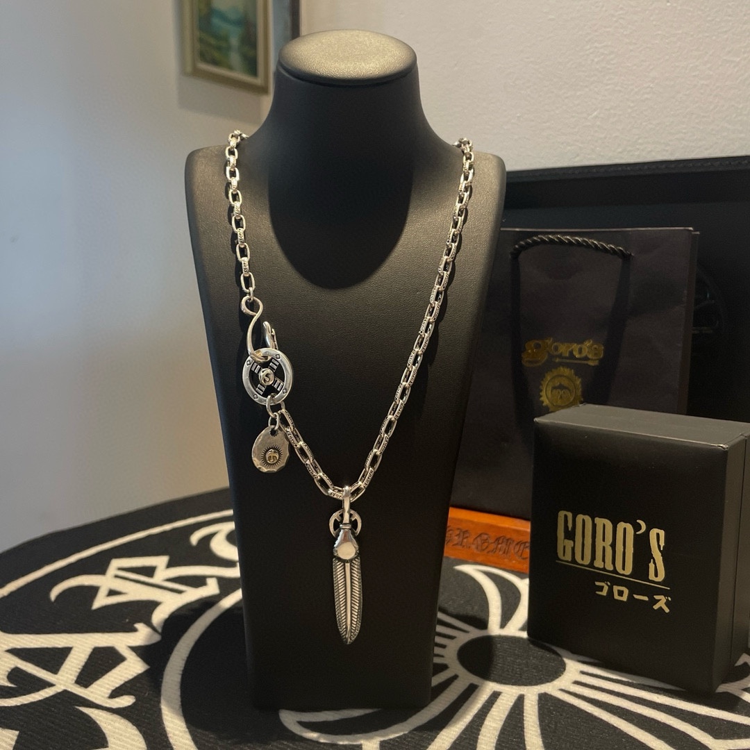 NO:105061,[New Products are on the Shelves] Goro’s Takahashi Goro Feather Pendant Classic Takahashi Necklace Top Version Definitely Exclusive Shot Mainly Focus on the High-end Market and Absolutely Different from the Ordinary Version!  The details of the picture product are consistent with ZP!  Original production process, precision quality, purely handmade, authentic model opening, fashion essentials, both men and women can wear, same couple style, rock punk silver style, retro elements, trendy and versatile, same style on the official website, fine jewelry, necklace19860909【新品上架】Goro’s高桥吾郎羽毛吊坠 经典高桥项链 顶级版本 认准独家拍摄 主攻高端市场 绝对区别普通版本！图片产品细节与ZP一致！原版制作工艺 精工品质 纯手工打造 ～正品开模潮流时尚必备 男女均可佩戴 情侣款同款 摇滚朋克泰银风格 复古元素 潮流百搭 官网同款,饰品精品,necklace,Jewelry