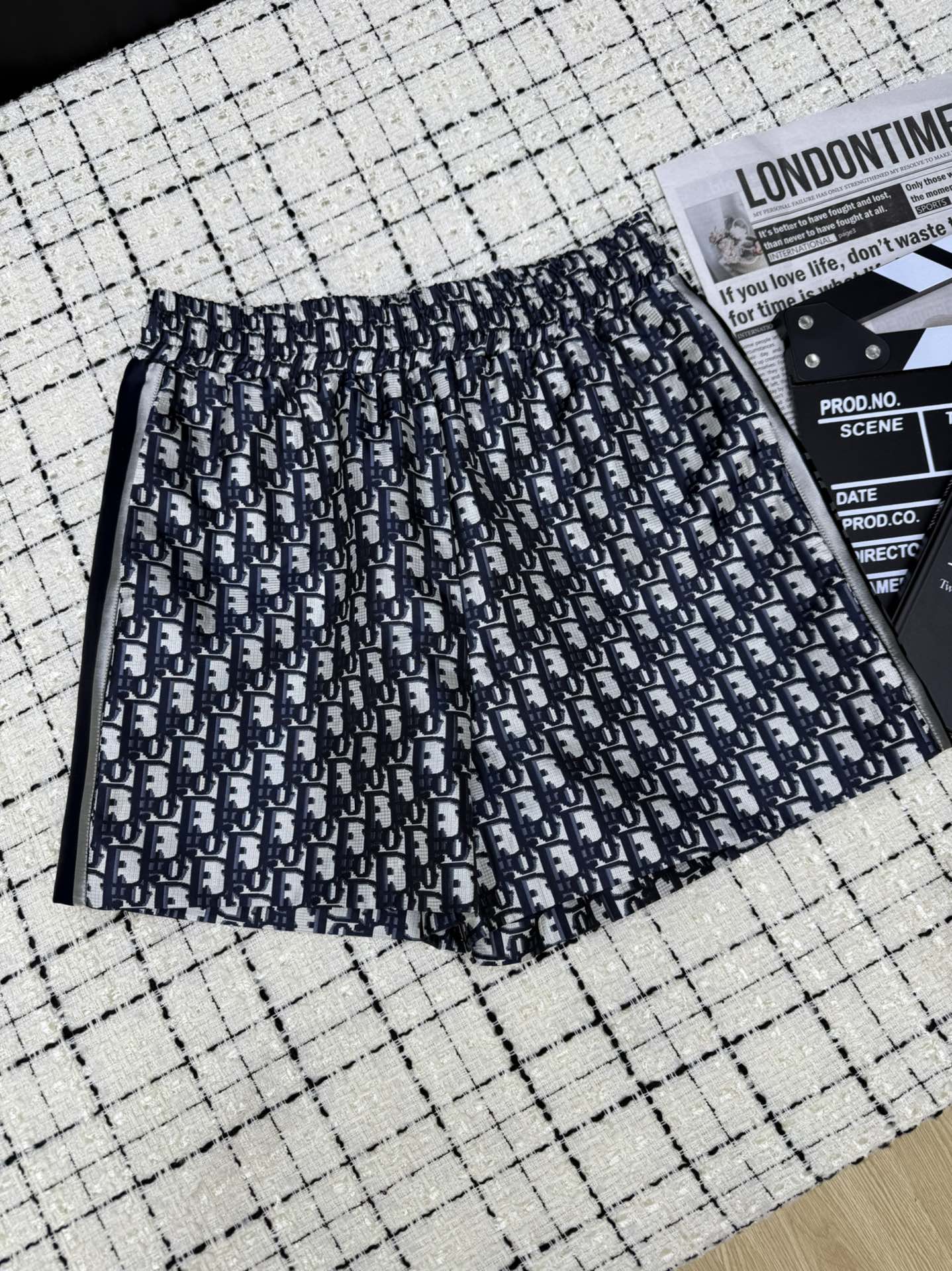 NO:331164,Dio*25 summer new style, versatile items, 24 new products, jacquard fabric, presbyopia shorts, long legs artifact, 1.8 meters long, elastic waist design, comfortable and easy to wear, especially slim, retro and fashionable, versatile and no worries, one-color SML,,dior, shorts, alexander wang19860909Dio*25夏季新款 百搭单品 24新品 提花面料老花短裤 大长腿神器 妥妥的的腿长一米八 松紧腰设计 舒适好穿 特别显瘦 复古又时髦 百搭没烦恼 一色SML,,dior,shorts,alexander wang,Women's clothing