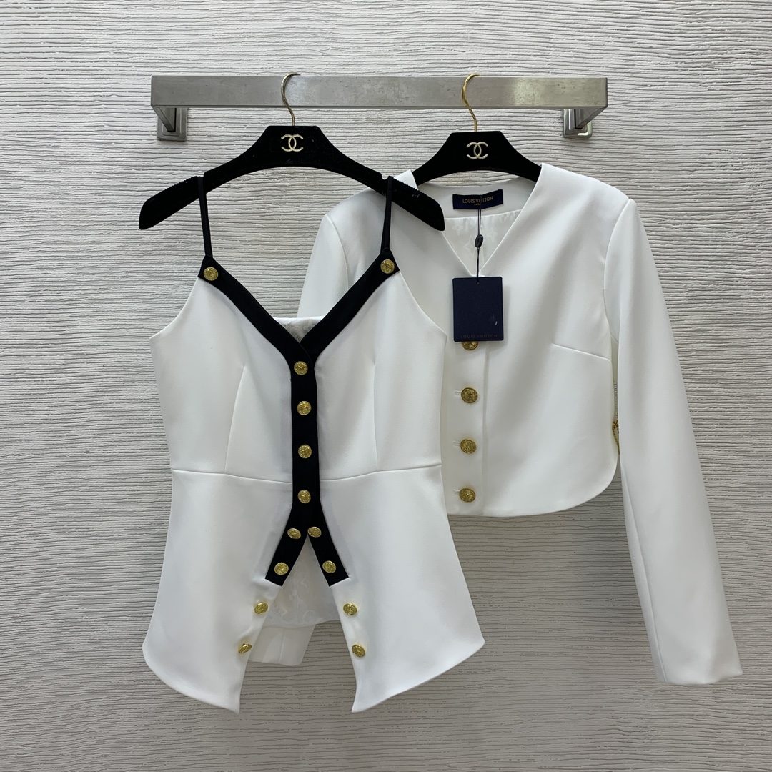 NO:308207,Model number D21867 LOUIS*Dujia LV new model Star Jinchen same custom logo wheat ear gold buckle decoration contrast color splicing fashion sexy V-neck suspender top!  White, (M size bust 90, waist 78, front cloak length 67/59),,louis vuitton,louis vuitton,louis vuitton,louis vuitton,alexander wang19860909款号D21867 LOUIS*驴家LV新款 明星金晨同款定制logo麦穗金扣装饰撞色拼接时尚性感V领吊带上衣！白色,（M码胸围90,腰围78,前衣长67/59）,,louis vuitton,louis vuitton,louis vuitton,louis vuitton,alexander wang,Women's clothing