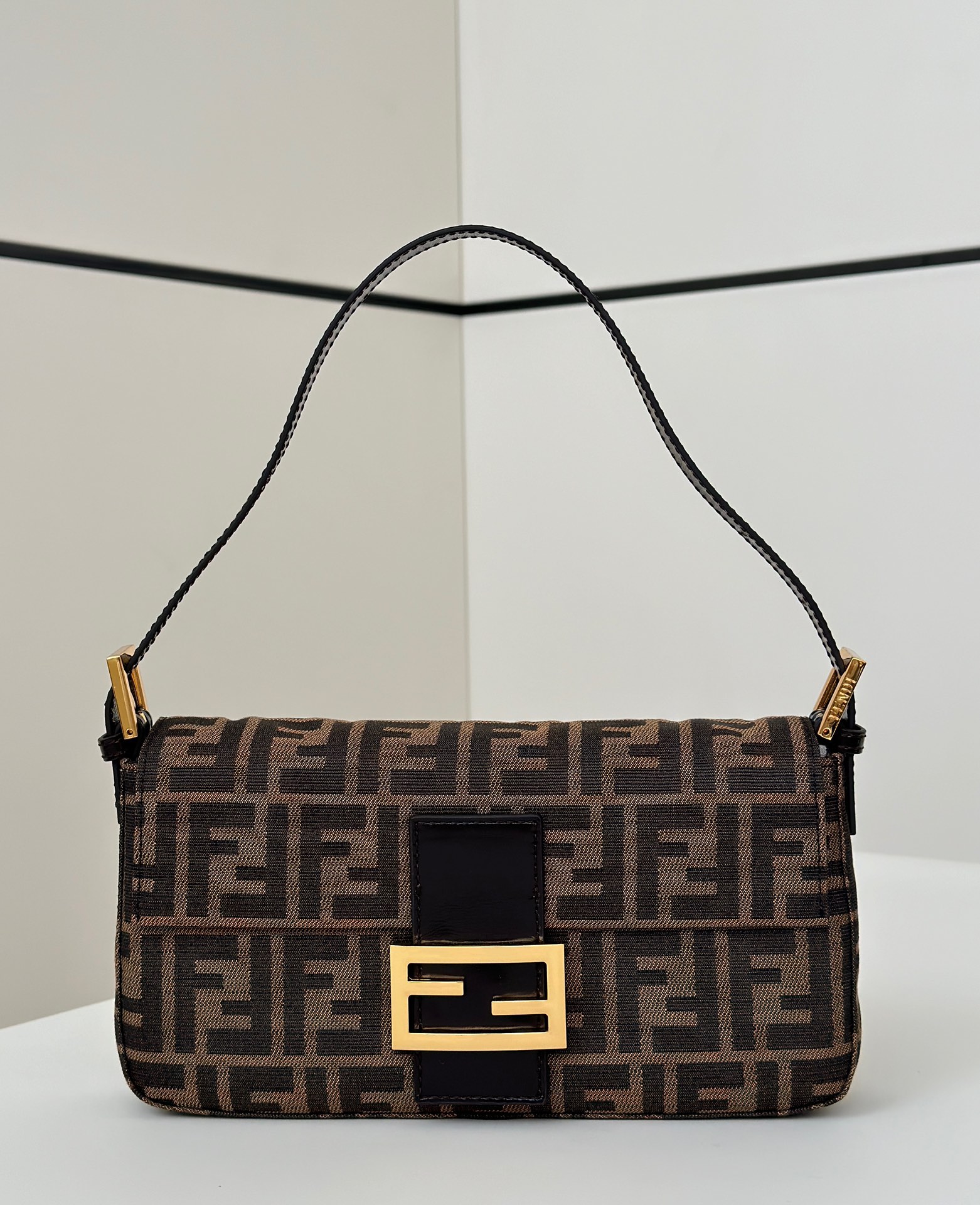 Fendi Baguette Brown Monogram Canvas Shoulder Bag with Gold Hardware 2 i1739857901 8105 0