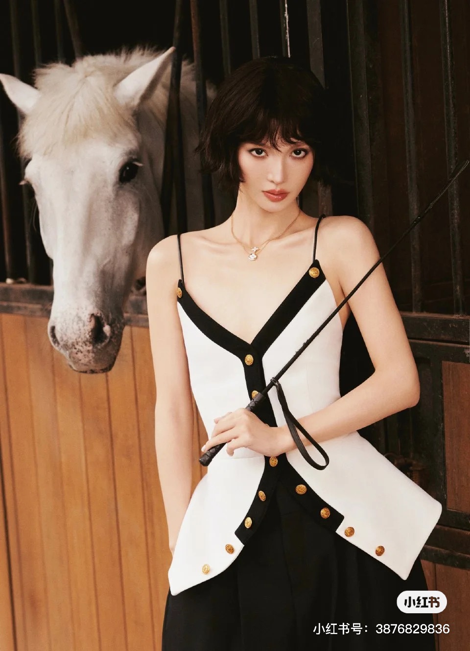 NO:308209,Model number D21867 LOUIS*Dujia LV new model Star Jinchen same custom logo wheat ear gold buckle decoration contrast color splicing fashion sexy V-neck suspender top!  White, (M size bust 90, waist 78, front cloak length 67/59), louis vuitton, louis vuitton, louis vuitton, louis vuitton, louis vuitton, alexander wang19860909款号D21867 LOUIS*驴家LV新款 明星金晨同款定制logo麦穗金扣装饰撞色拼接时尚性感V领吊带上衣！白色,（M码胸围90,腰围78,前衣长67/59）吊,,louis vuitton,louis vuitton,louis vuitton,louis vuitton,alexander wang,Women's clothing