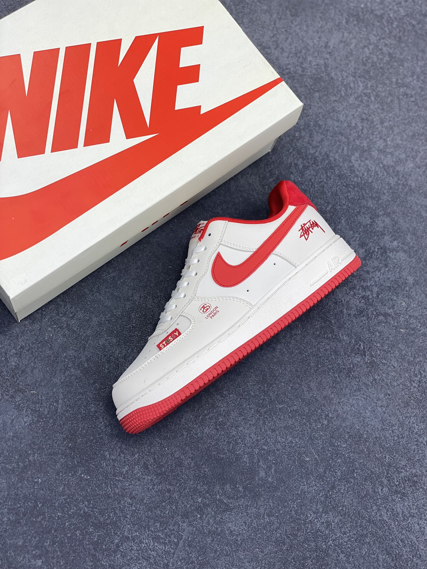 图片[7]-NIke Air Force 1 \’07 Low “斯图西联名——米白深橙”空军一号 低帮 运动鞋 休闲鞋 折边针车 工艺难度大 原楦头原纸板 原装鞋盒 定制五金配件 内置全掌气垫 原厂鞋底 货号：DF0188-031 尺码：36 36.5 37.5 38 38.5 39 40 40.5 41 42 42.5 43 44 44.5 45-选品中心