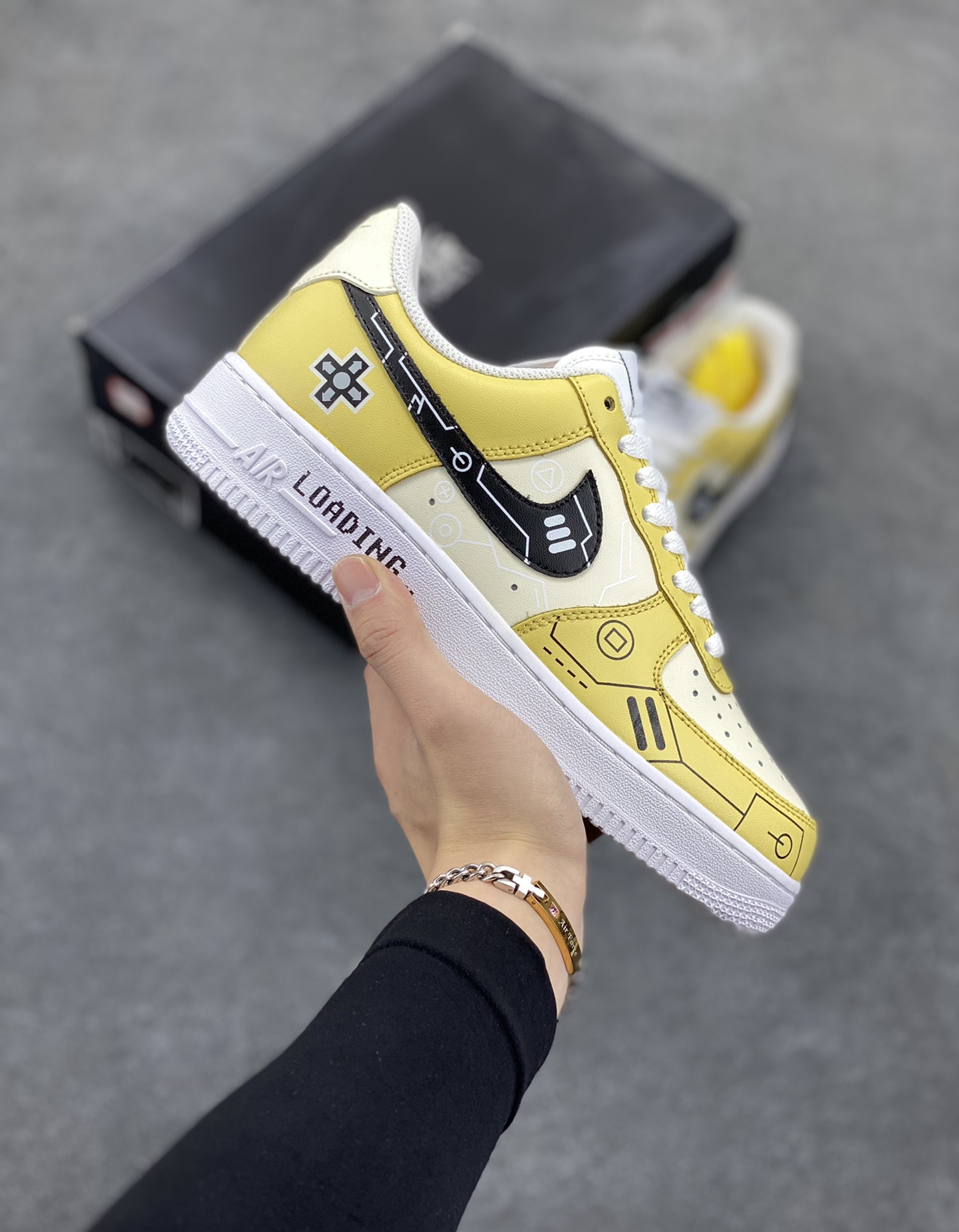 PS5电玩主题Nike Air Force 1 Low’07 柠檬黄 空军一号低帮休闲板鞋 定制皮料 原楦原纸板 纯正空军版型 内置全掌气垫 货号：CW2288-113 尺码：36 36.5 37.5 38 38.5 39 40 40.5 41 42 42.5 43 44 44.5 45-选品中心