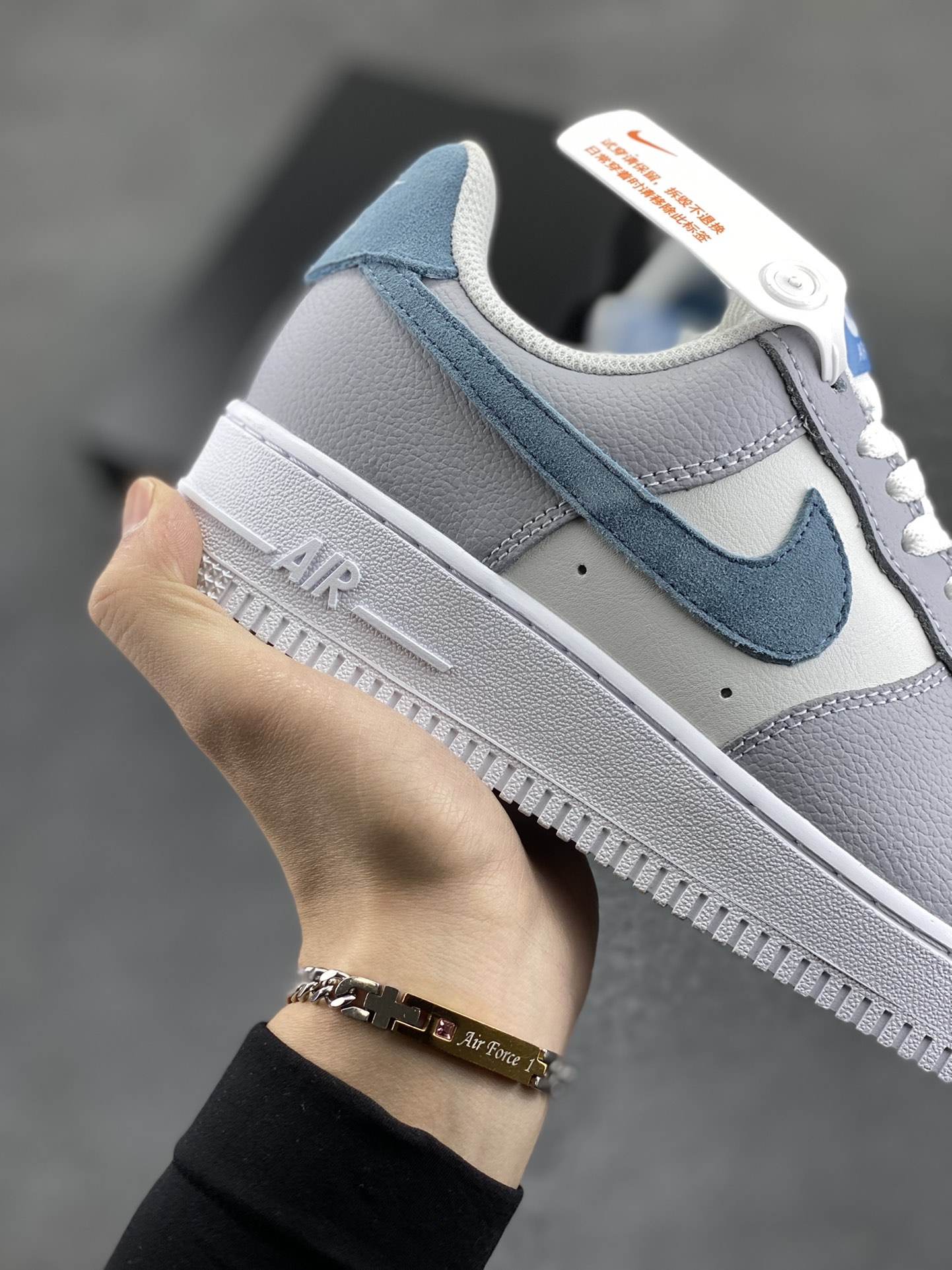 图片[6]-Nike Air Force 1 Low 灰蓝 原楦头原纸板 打造纯正空军版型 专注外贸渠道 全掌内置蜂窝气垫 原盒配件 原厂中底钢印、拉帮完美 货号：HV1795-141 尺码：36 36.5 37.5 38 38.5 39 40 40.5 41 42 42.5 43 44 44.5 45-选品中心