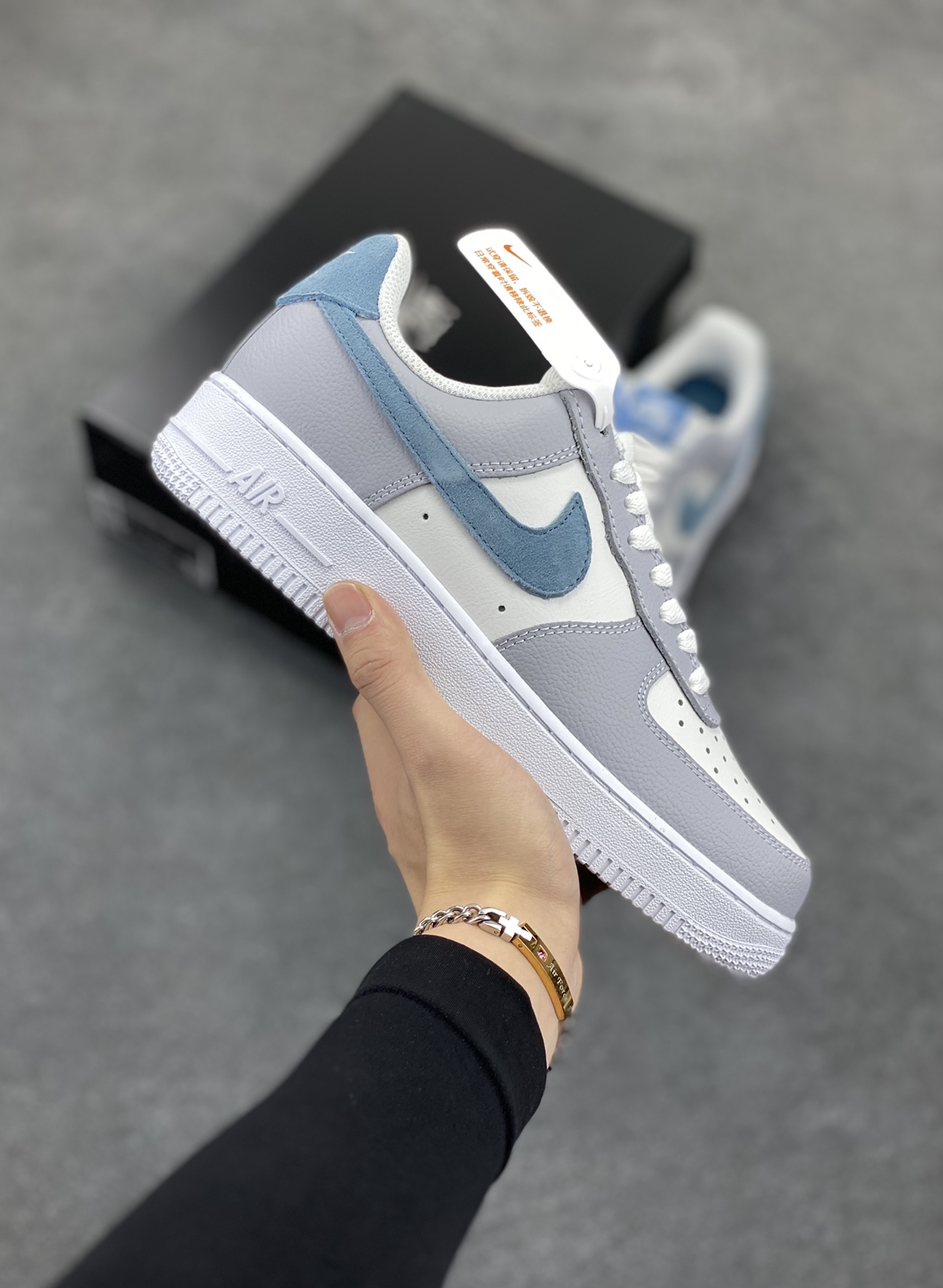 Nike Air Force 1 Low 灰蓝 原楦头原纸板 打造纯正空军版型 专注外贸渠道 全掌内置蜂窝气垫 原盒配件 原厂中底钢印、拉帮完美 货号:HV1795-141 尺码:36 36.5 37.5 38 38.5 39 40 40.5 41 42 42.5 43 44 44.5 45-选品中心