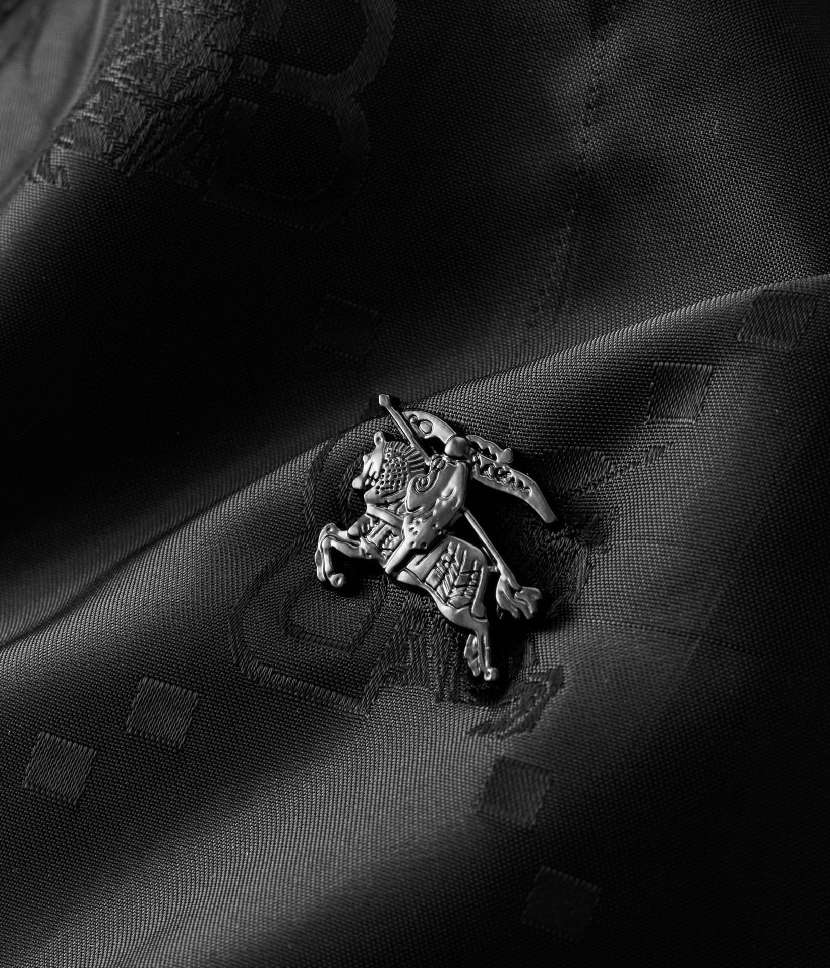 i1739885744 7039 4