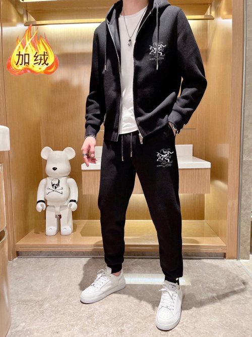 Arcteryx Fleece-Lined Tracksuit - Stylish & Warm Spring 2025 Collection 1 Arcteryx Fleece-Lined Tracksuit - Stylish & Warm Spring 2025 Collection