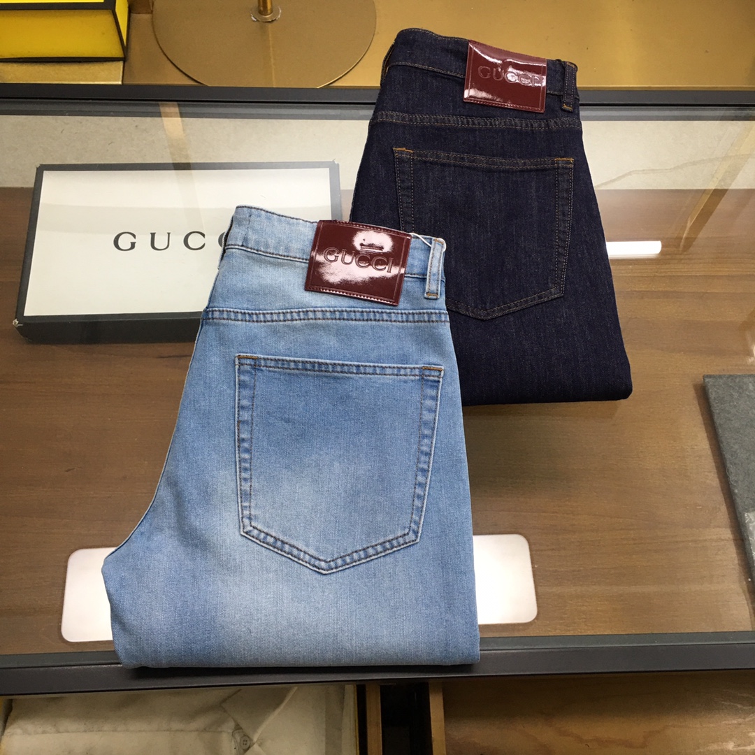 NO:119809,New product [Gu.ci] 2025 spring and summer new style new men's jeans!  Trade-level OEM products are extremely rare. The exquisite and exquisite production process has reached the ultimate effect. Classic styles, original color cotton materials, and classic plain woven twill denim surfaces are woven by old-fashioned woven technology. They are soft, delicate, comfortable and breathable, and the original hardware accessories are washed with first-class texture!  Size 29-38,35.37, jeans,alexander wang19860909新品【Gu.ci】 2025春夏新款 新款男士牛仔裤！ 贸易级别的代工品,数量极其稀少.精良精细的制作工艺程度已经达到极致效果.经典绝伦的款式,原色棉料,经典的平织斜纹牛仔布面经由老式梭织工艺机织.柔软细腻舒适透气,原版五金配件水洗,质感一流！尺码29-38,35.37,,jeans,alexander wang,Men's clothing