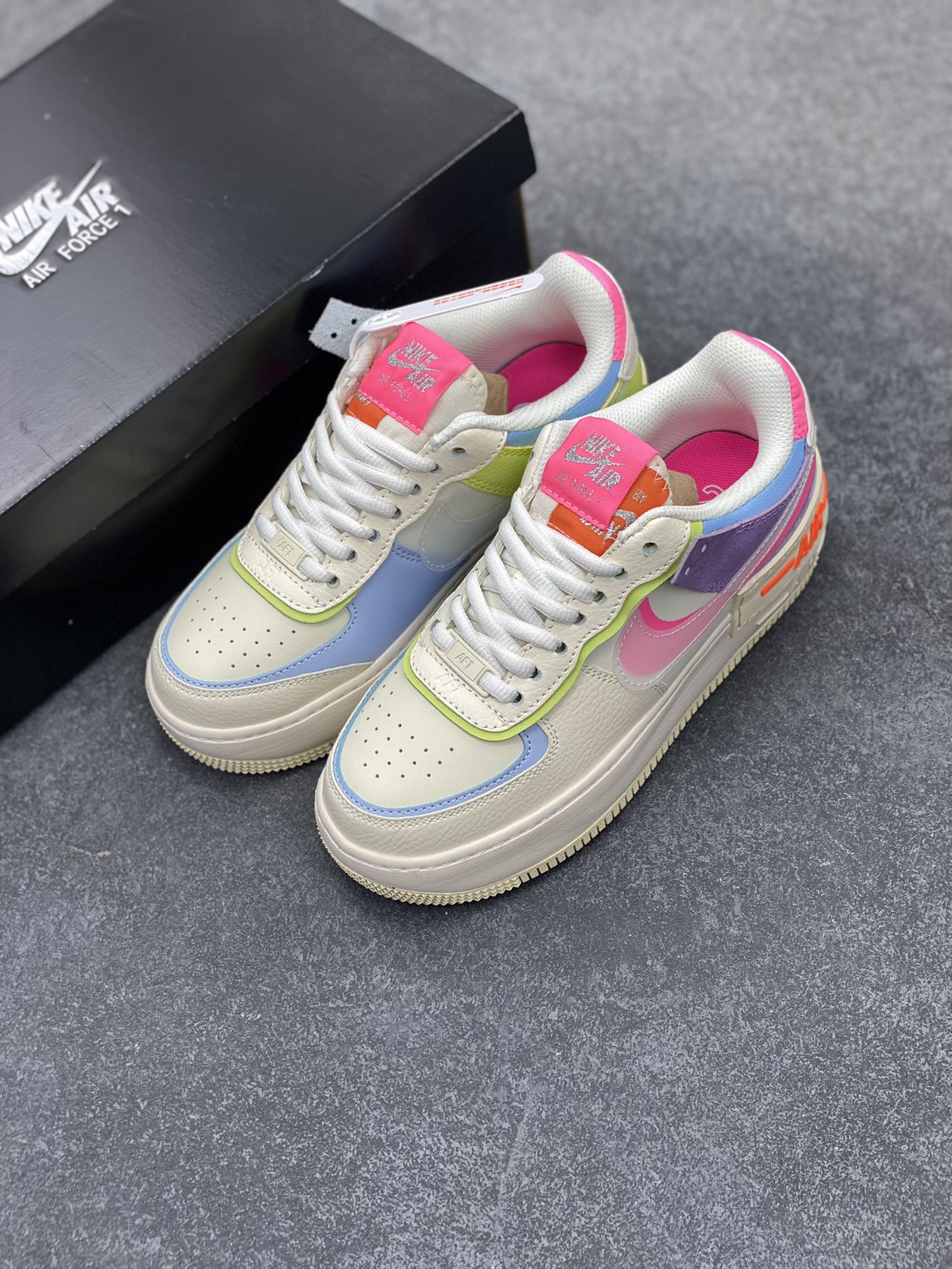 图片[8]-NK Air Force 1 Shadow 轻量增高低帮百搭板鞋\”拼接马卡龙\” 全新少女系解构主义设计双层轻量EVA发泡中底+防滑RB橡胶外圈底鞋底 原楦头原纸板 打造纯正空军版型 专注外贸渠道 全掌内置蜂窝气垫 原盒配件 原厂中底钢印、拉帮完美 货号：CU3012-104 尺码：35.5 36 36.5 37.5 38 38.5 39 40-选品中心