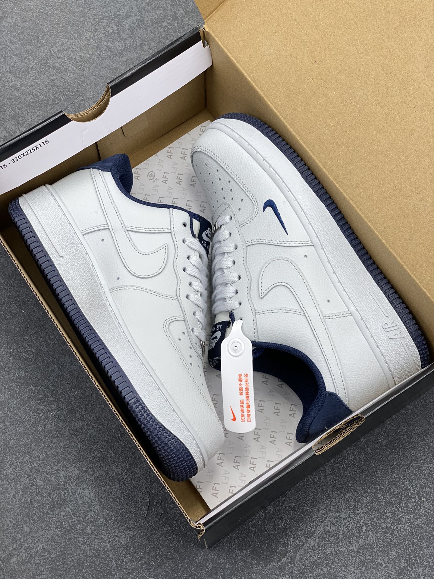 图片[9]-Air Force 1\’ 07 深蓝小勾 原楦头原纸板 打造纯正空军版型 专注外贸渠道 全掌内置蜂窝气垫 #原盒配件 原厂中底钢印、拉帮完美 货号：HM9483-001 尺码：36 36.5 37.5 38 38.5 39 40 40.5 41 42 42.5 43 44 44.5 45-选品中心