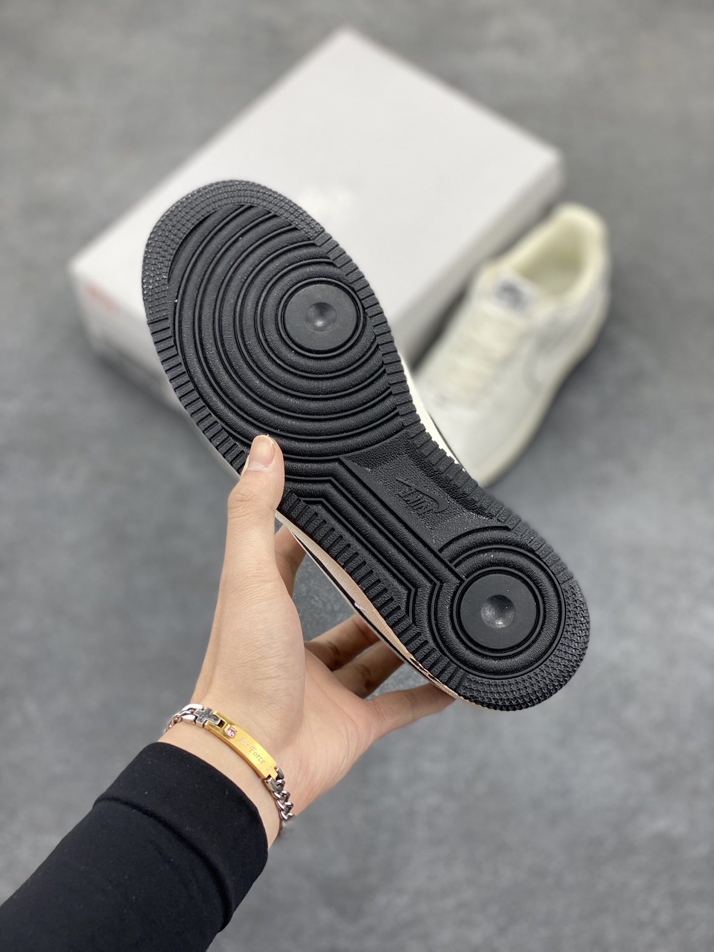 图片[5]-Nike Air Force 1 Low \’07 白 黑低帮空军一号休闲板鞋 定制皮料 原楦原纸板 纯正版型 原装鞋盒 清洁度完美 内置全掌气垫 货号：DZ2799-121 尺码：36 36.5 37.5 38 38.5 39 40 40.5 41 42 42.5 43 44 44.5 45-选品中心